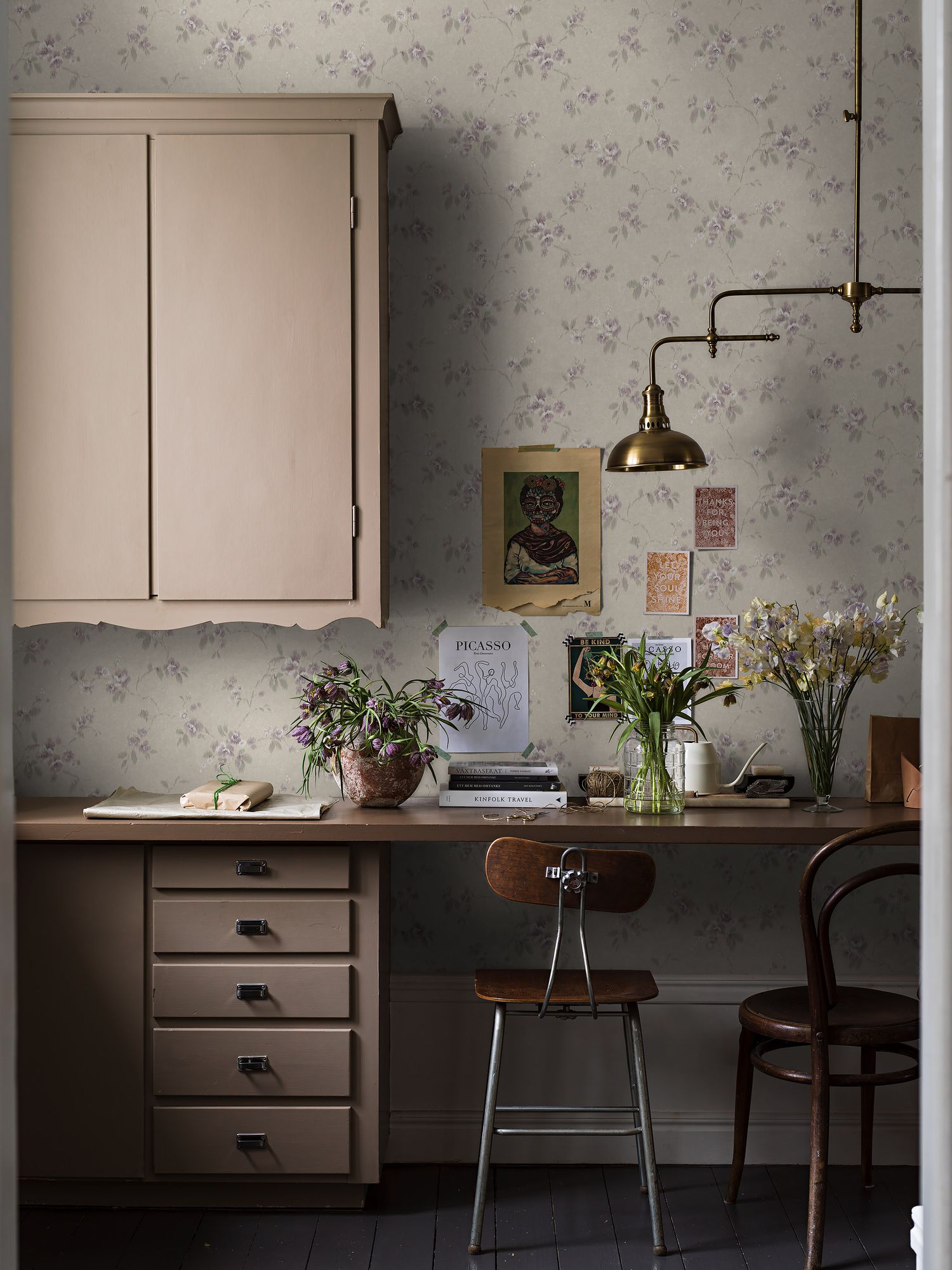 4256 Vintage Rose Light Beige and Purple Dreamy Escape Wallpaper by Boråstapeter