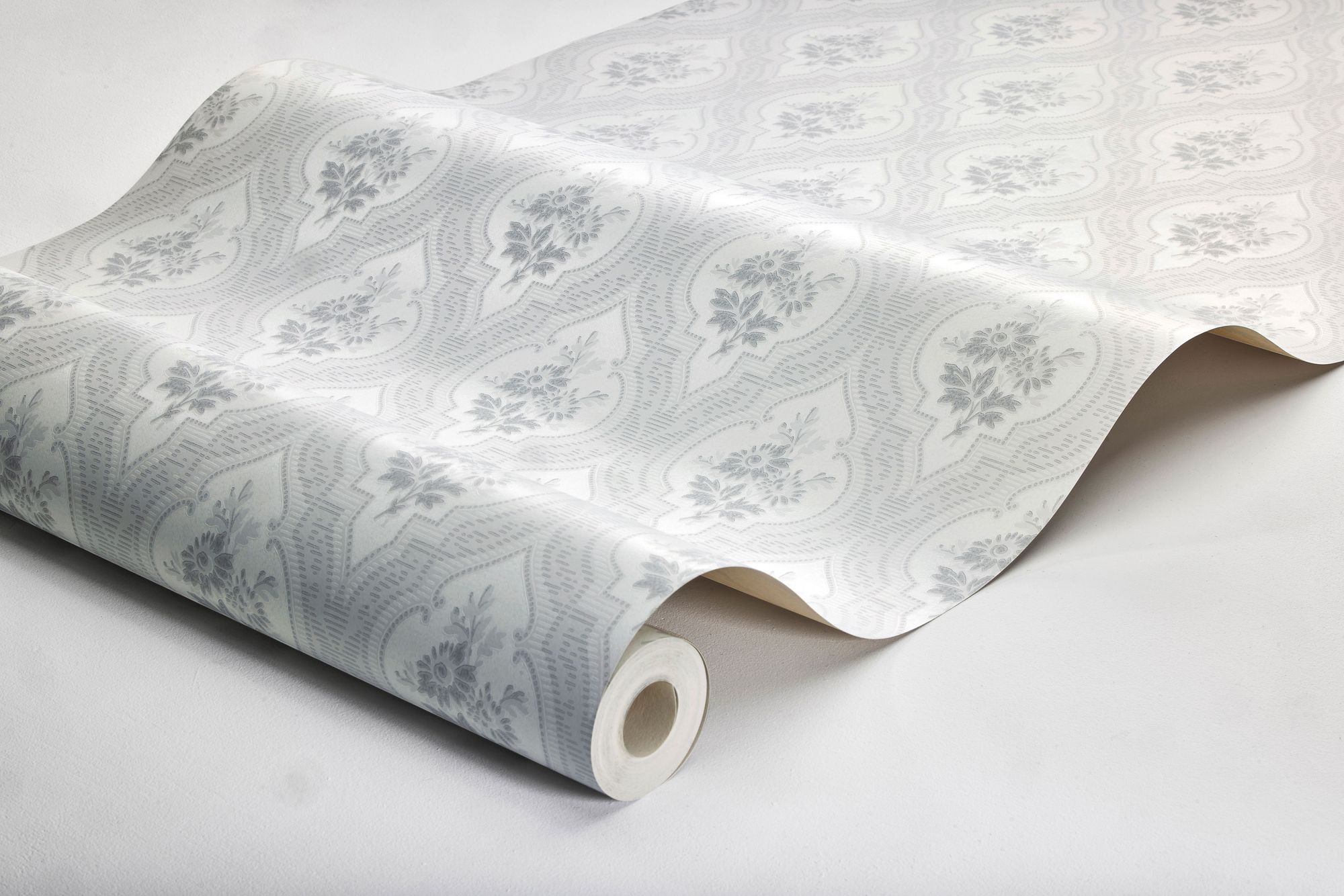 4263 Eternal Flower Light Grey and Multi Dreamy Escape Wallpaper by Boråstapeter