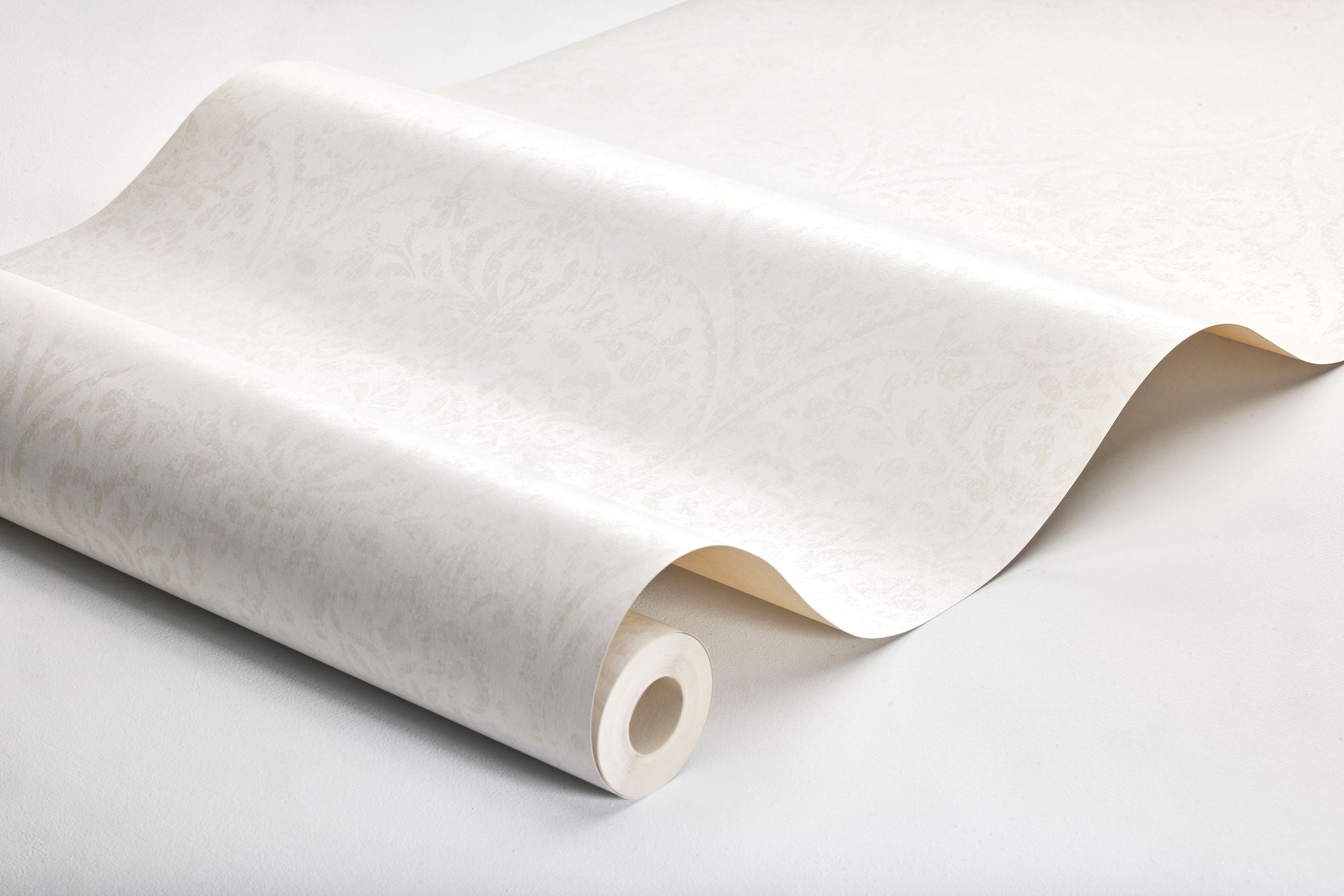 4266 Hidden Medallion Light White Dreamy Escape Wallpaper by Boråstapeter
