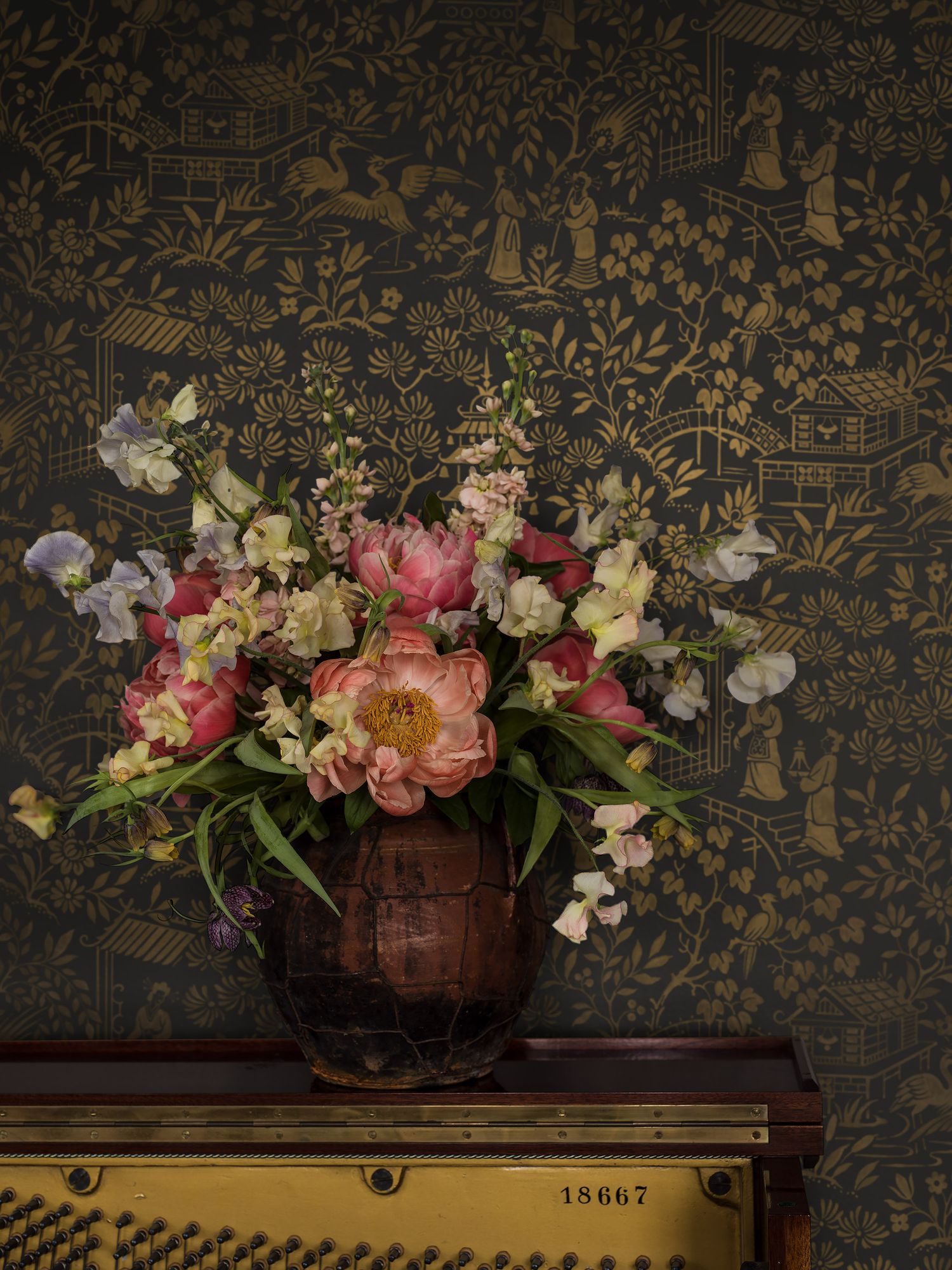 4272 Oriental Garden Dark Black Dreamy Escape Wallpaper by Boråstapeter