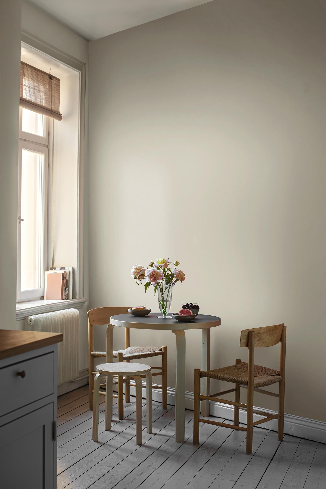 4306 Light Linen Linen Wallpaper by Boråstapeter