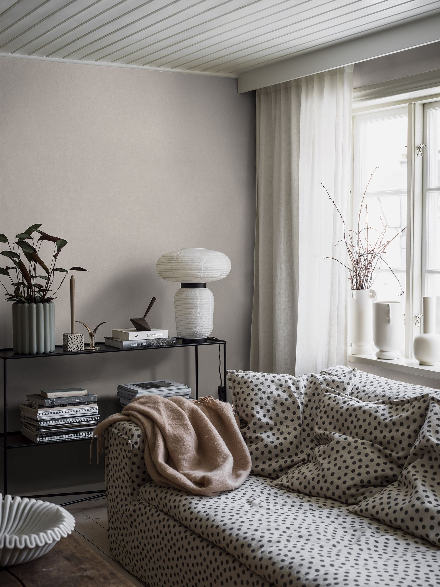 4311 Soaped Oak Linen Wallpaper by Boråstapeter