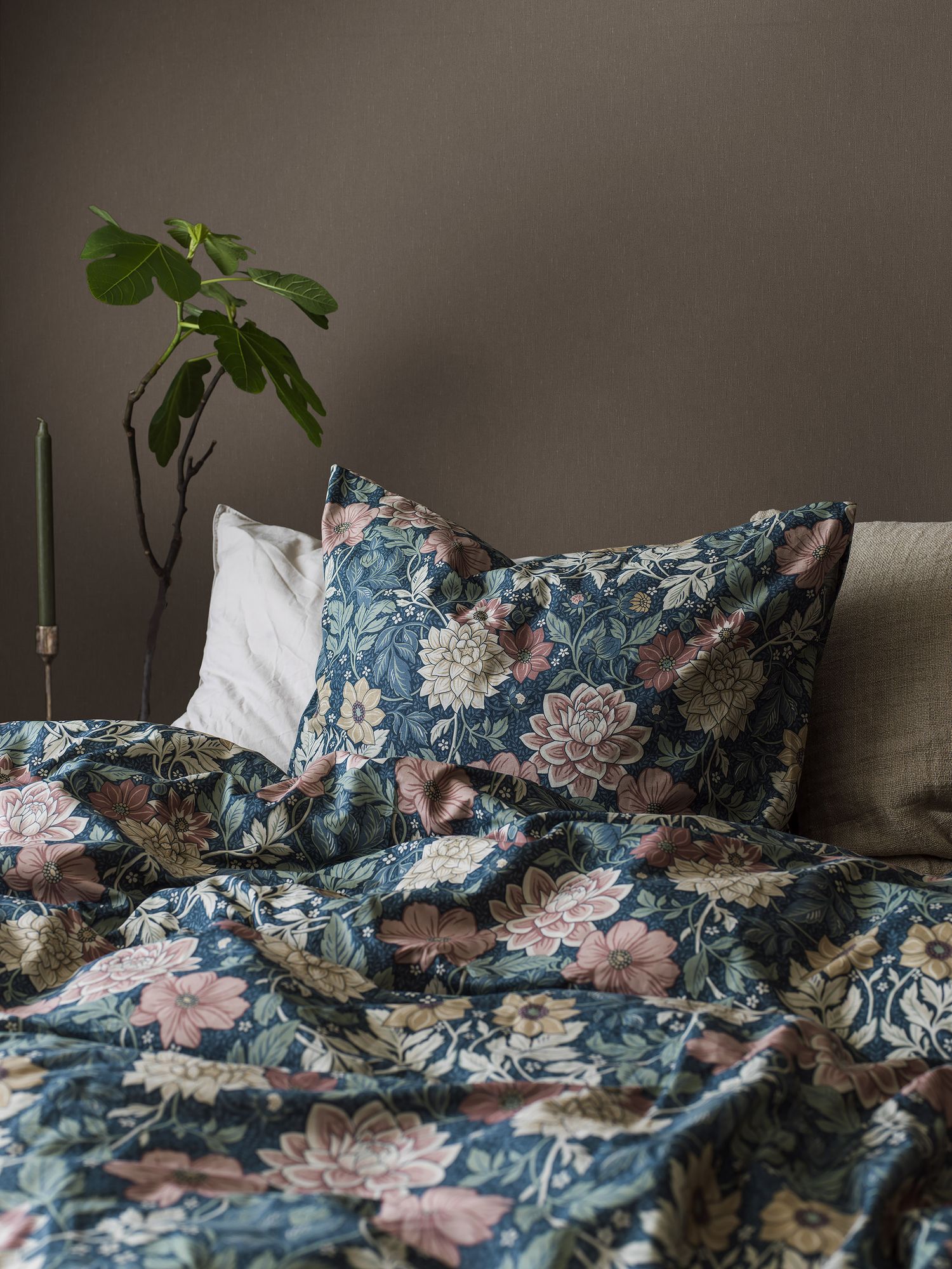 4316 Vintage Wood Linen Wallpaper by Boråstapeter