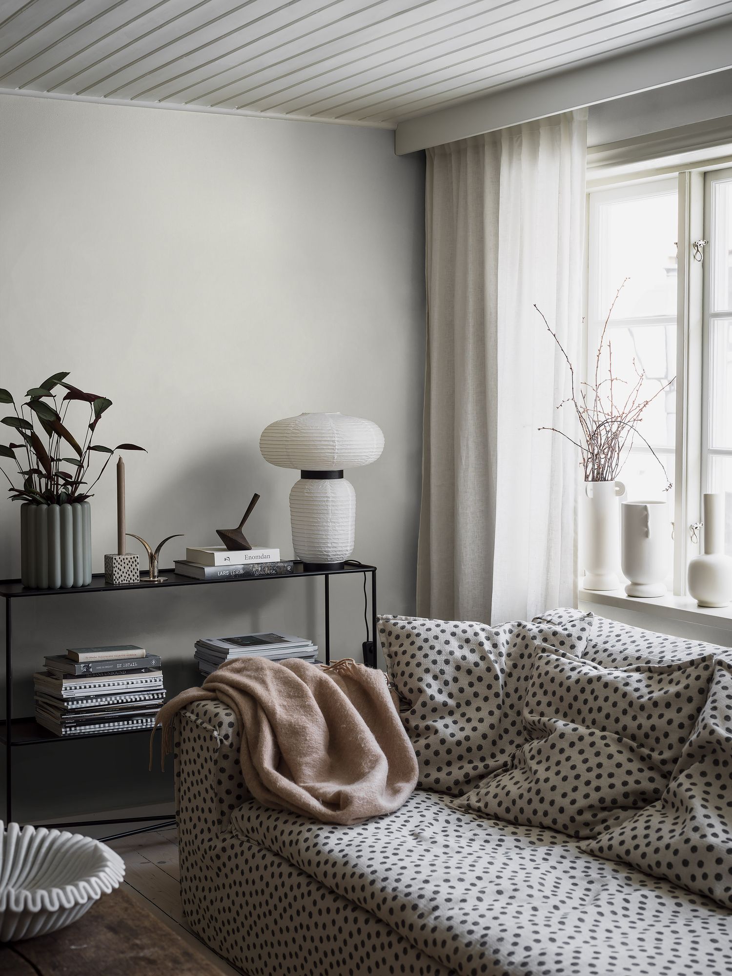 4318 Airy Grey Linen Wallpaper by Boråstapeter