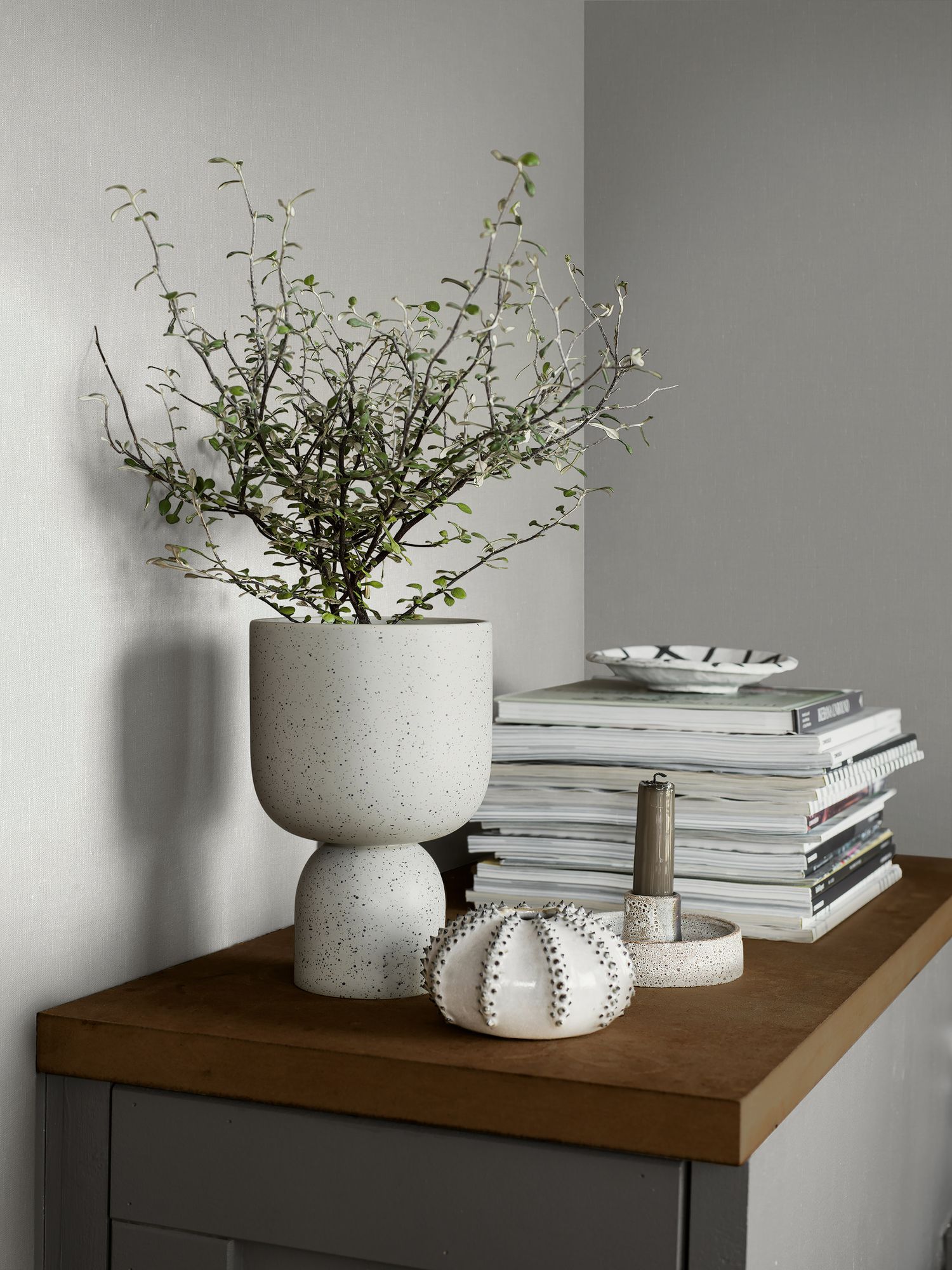 4319 Swedish Grey Linen Wallpaper by Boråstapeter