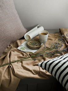 4319 Swedish Grey Linen Wallpaper by Boråstapeter