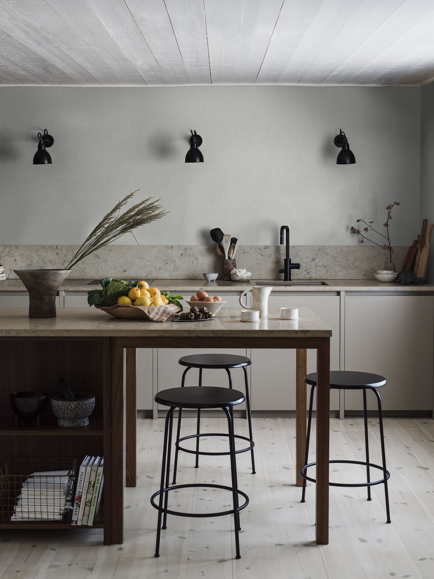 4320 Dove Grey Linen Wallpaper by Boråstapeter