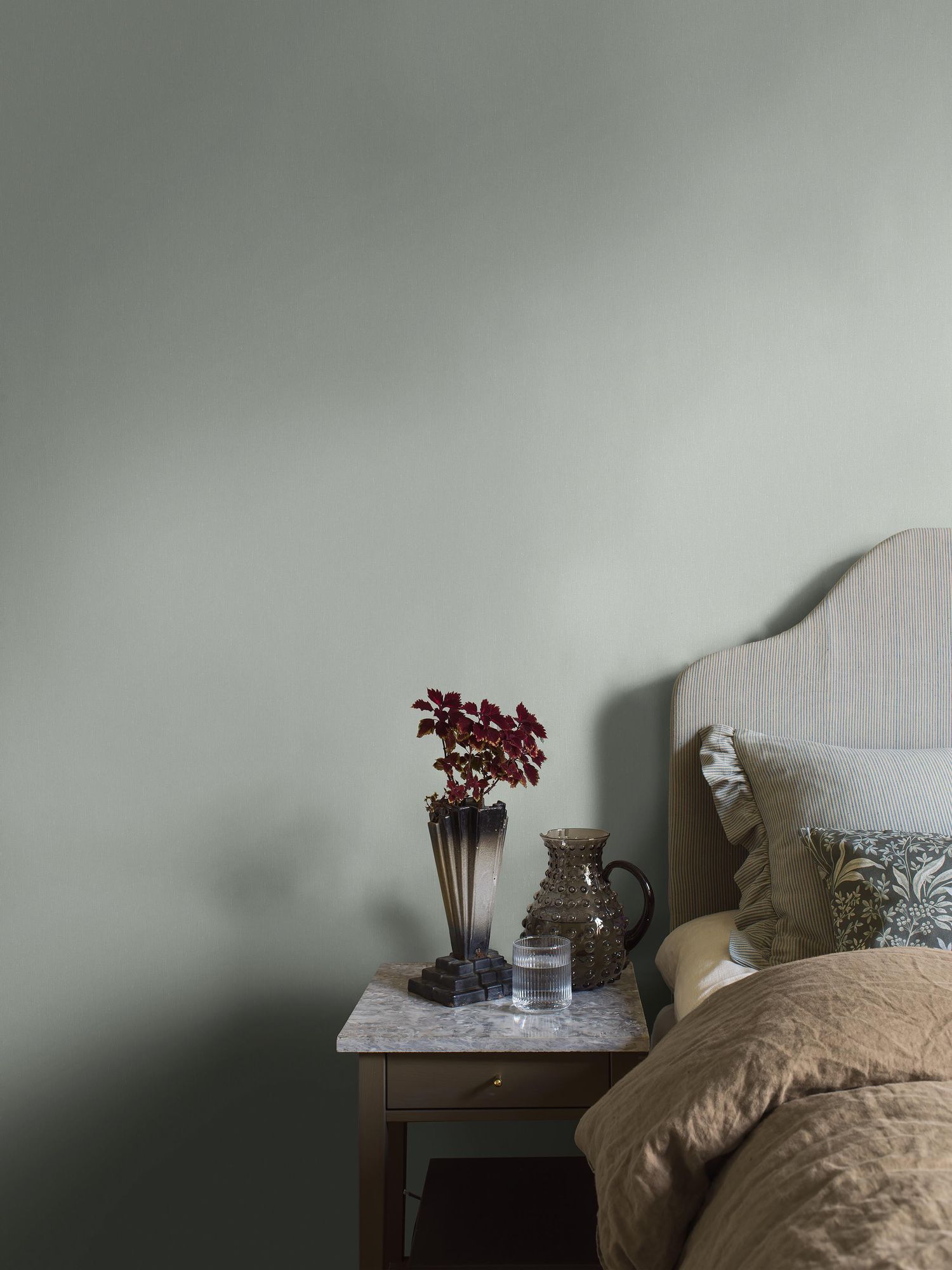 4331 Soft Jade Linen Wallpaper by Boråstapeter
