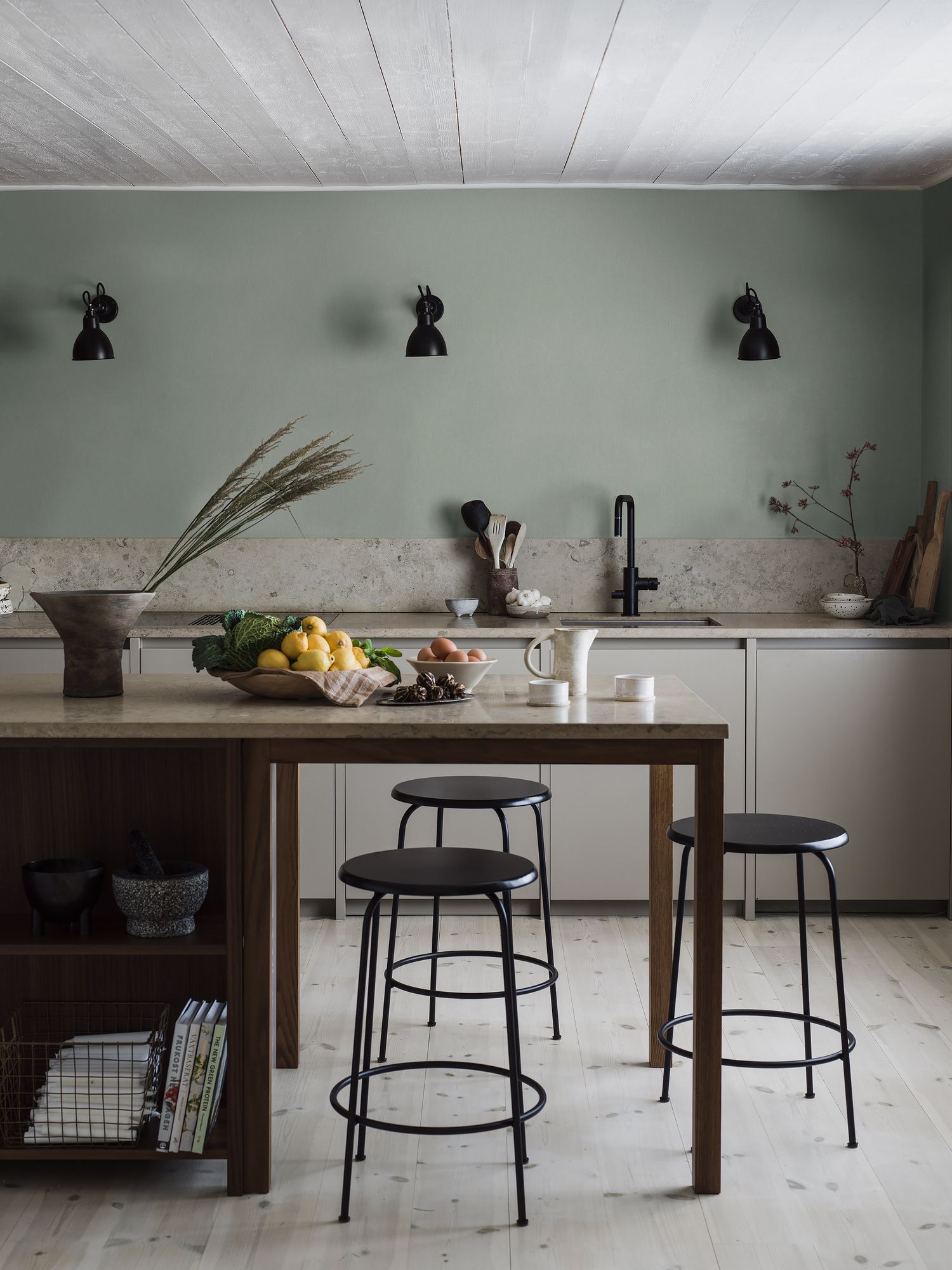 4332 Minty Green Linen Wallpaper by Boråstapeter