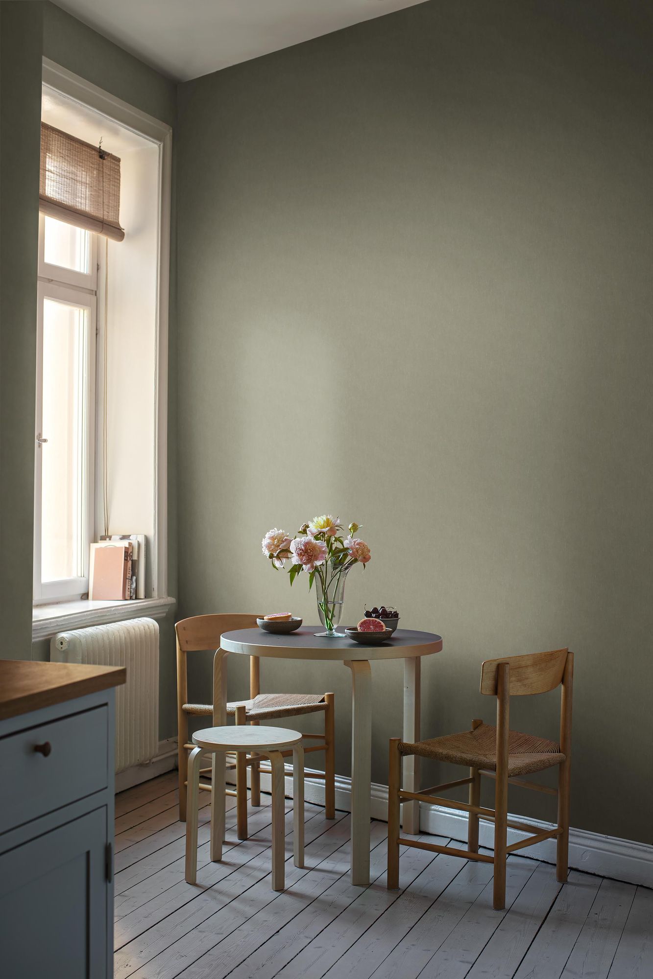 4335 Soft Olive Linen Wallpaper by Boråstapeter