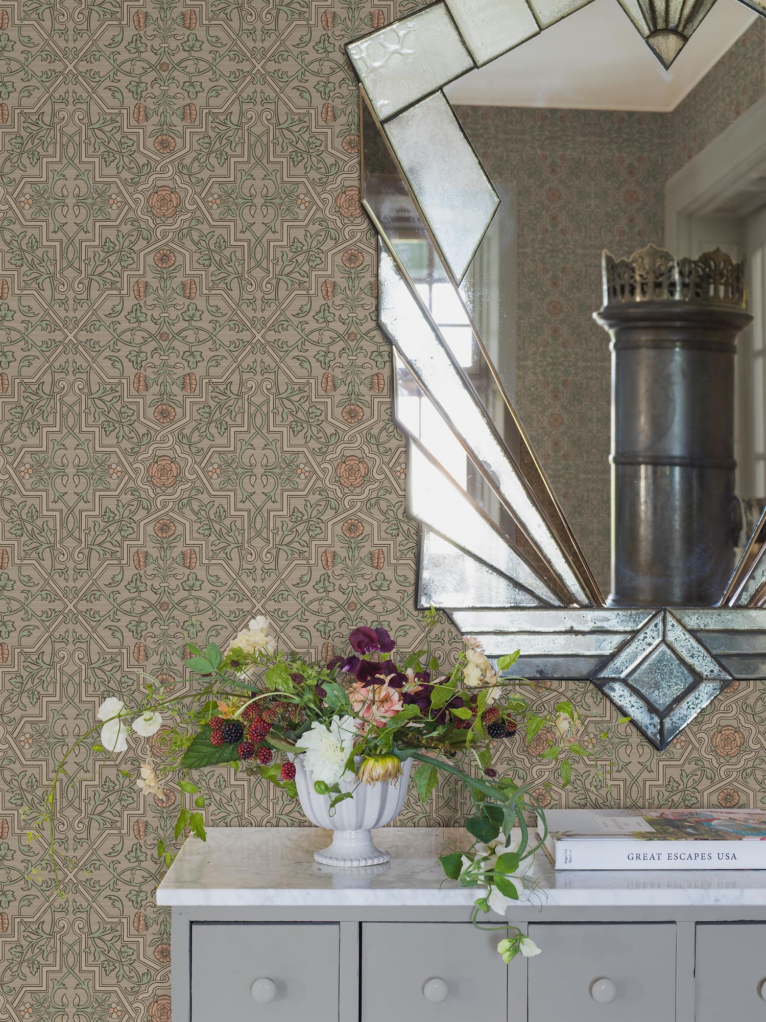 4501 Rosenvinge Icons Wallpaper by Boråstapeter
