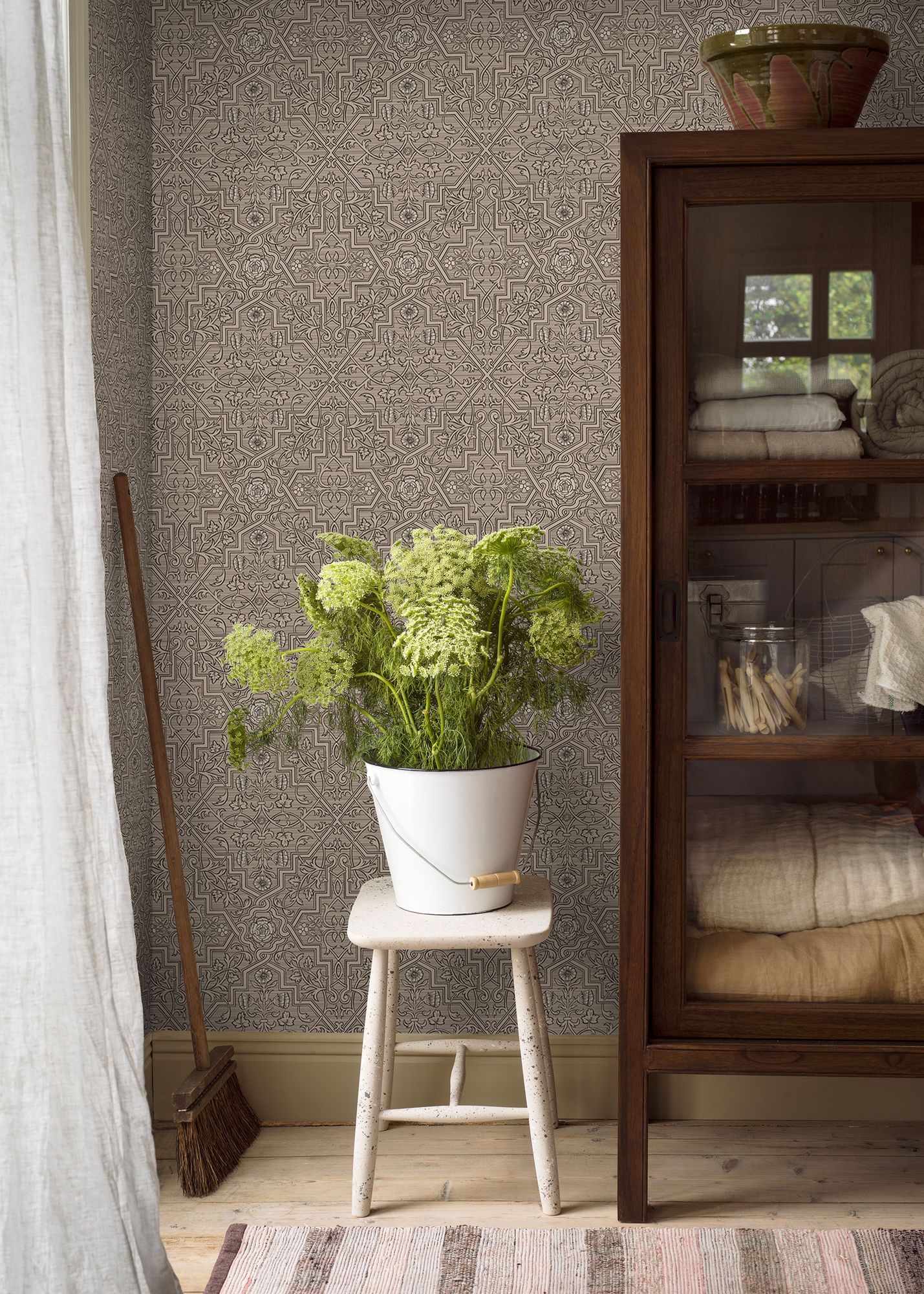 4502 Rosenvinge Dark Brown and Black Anno Wallpaper by Boråstapeter