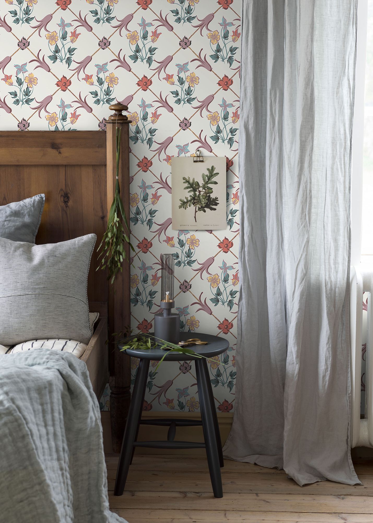 4504 Tessin White and Pink Anno Wallpaper by Boråstapeter