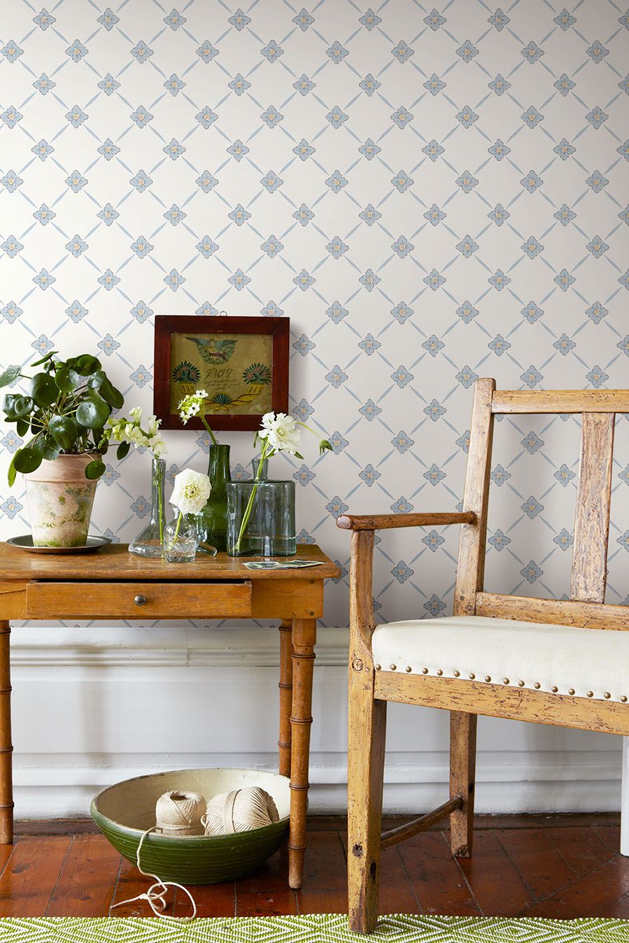 4506 Linné White and Blue Anno Wallpaper by Boråstapeter