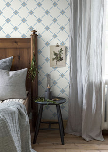 4506 Linné White and Blue Anno Wallpaper by Boråstapeter