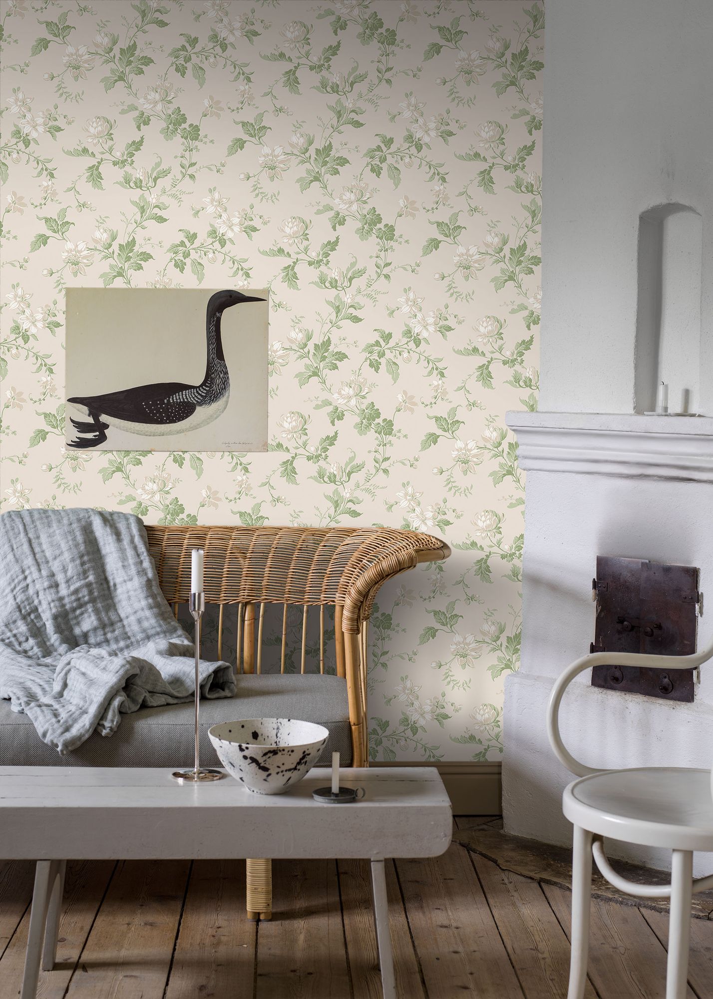 4519 Blomslinga White and Green Anno Wallpaper by Boråstapeter