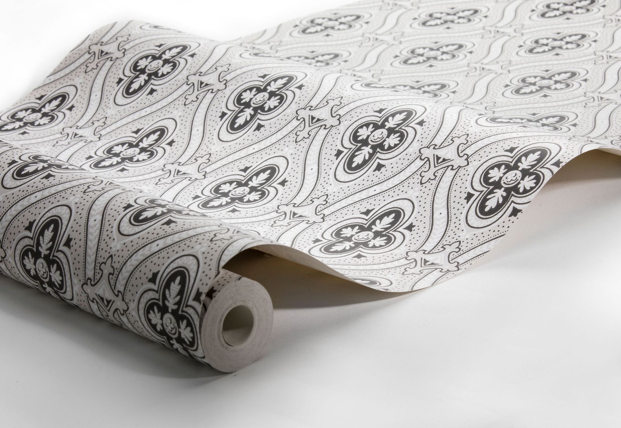 4525 Pigkammaren White and Black Anno Wallpaper by Boråstapeter