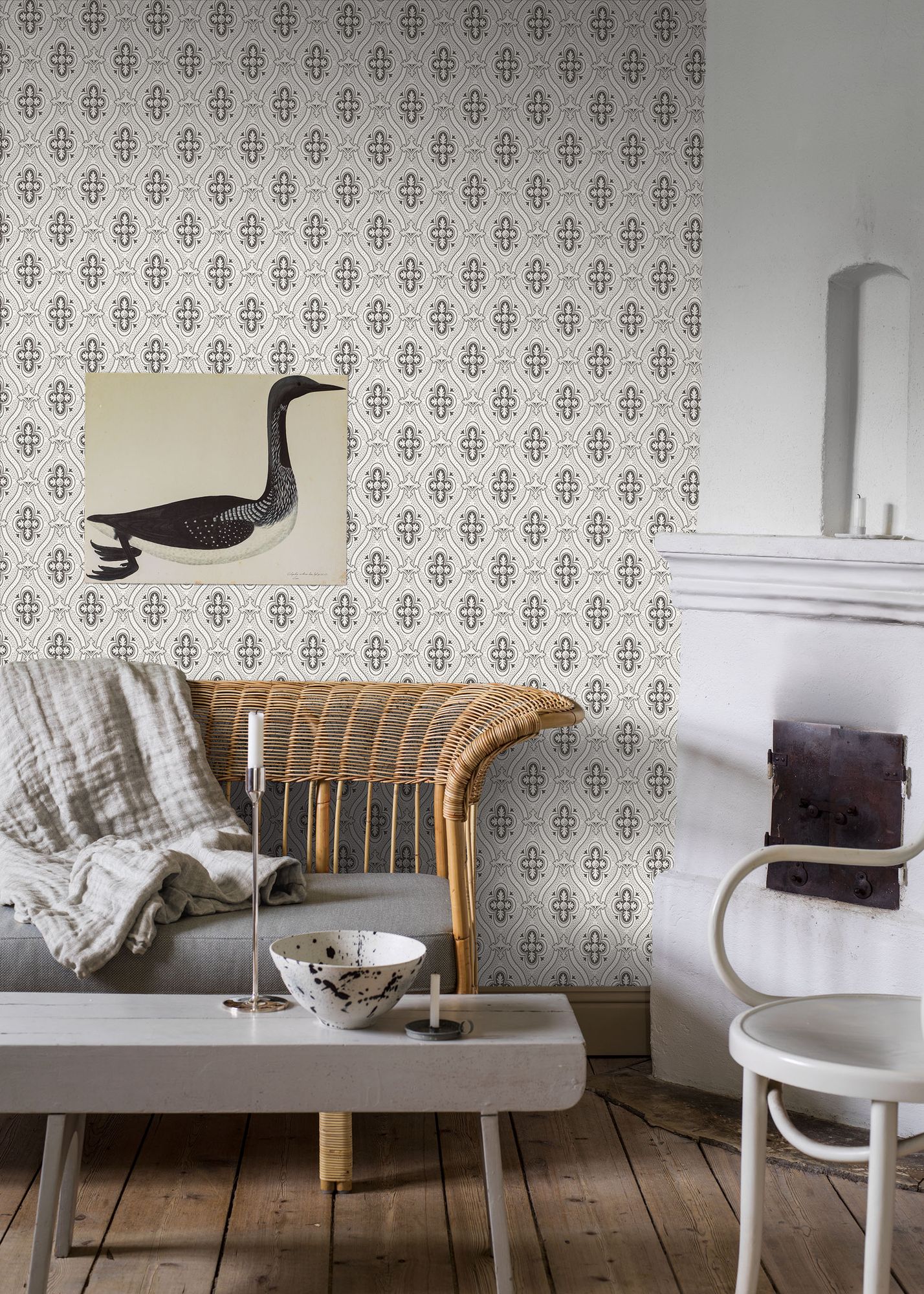 4525 Pigkammaren White and Black Anno Wallpaper by Boråstapeter