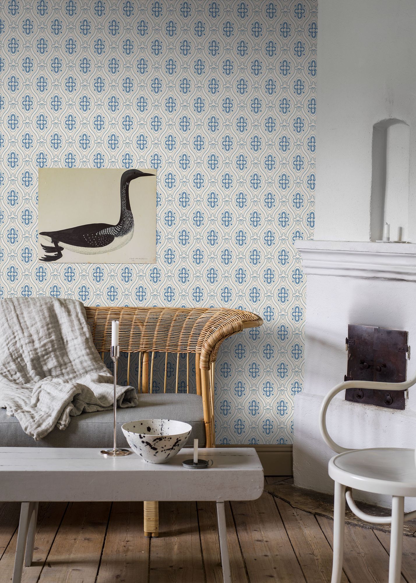 4527 Pigkammaren Blue and White Anno Wallpaper by Boråstapeter