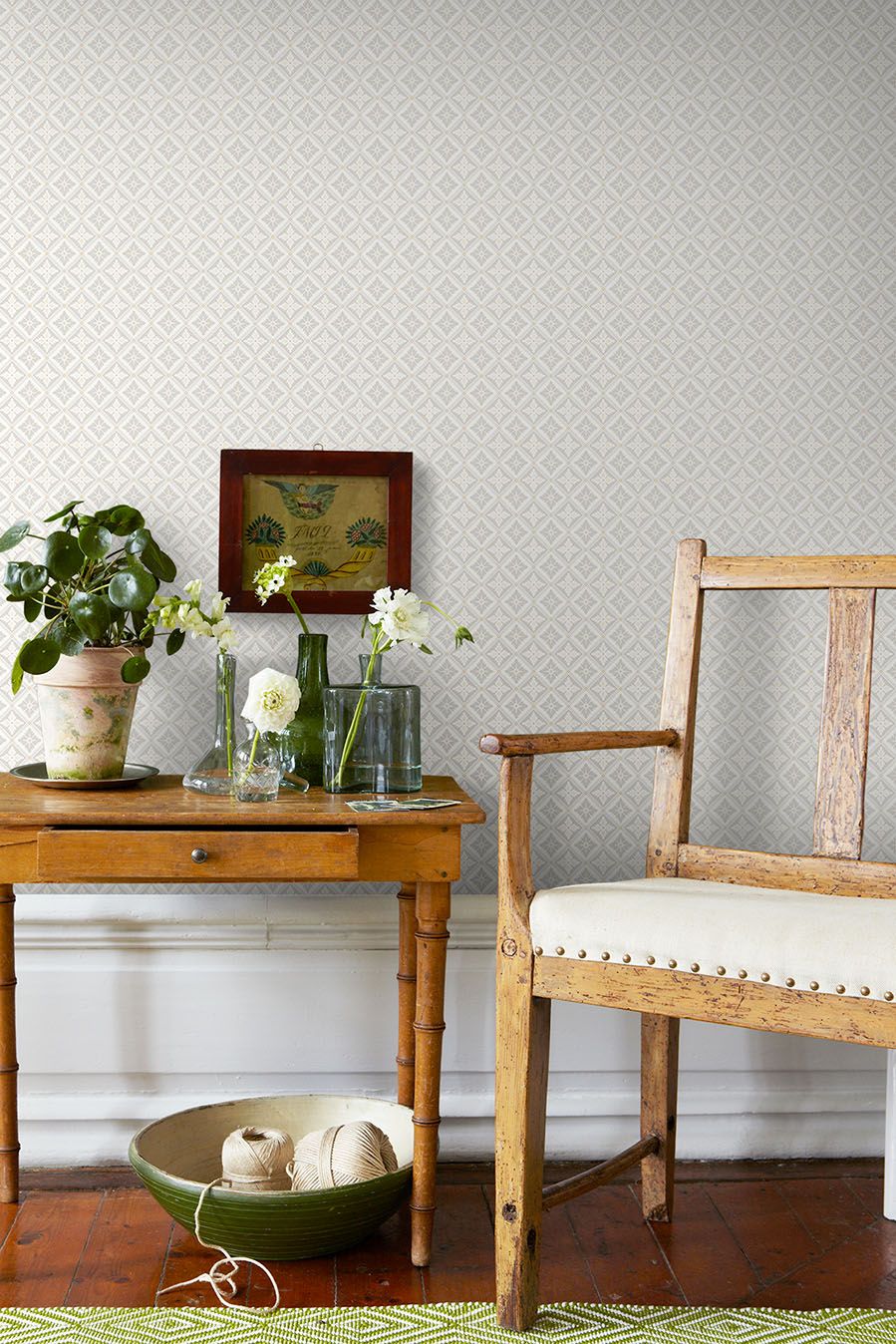 4528 Loka White and Grey Anno Wallpaper by Boråstapeter