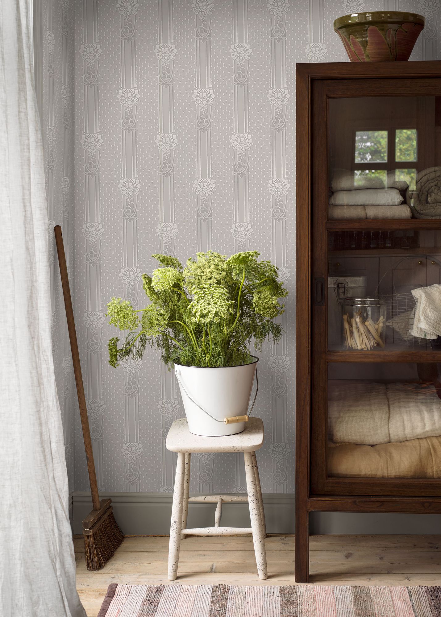 4543 Ellen Grey Anno Wallpaper by Boråstapeter