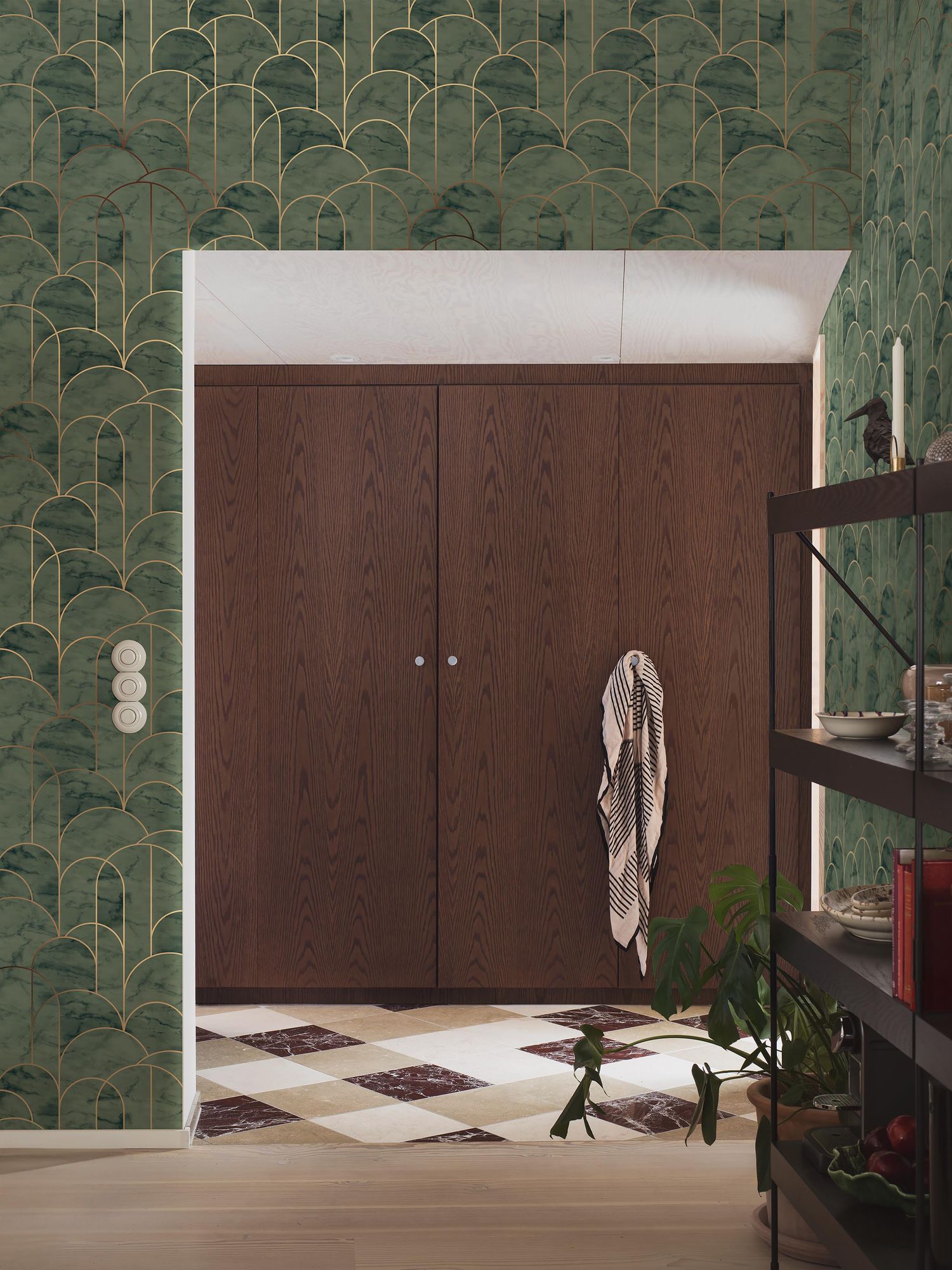 4751 Arch Dark Green Graphics Wallpaper by Boråstapeter