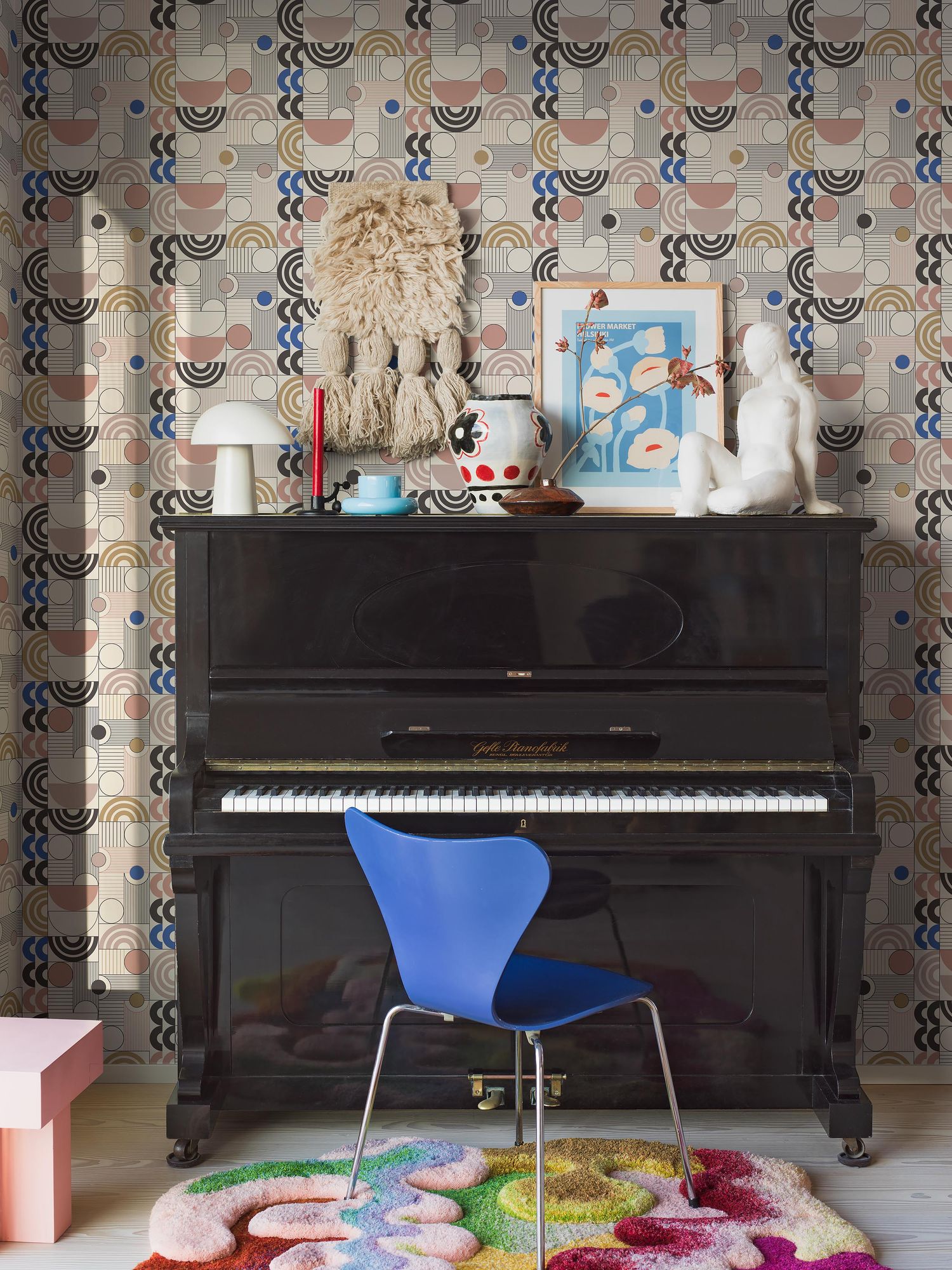 4754 Cosmopolitan Multicoloured Graphics Wallpaper by Boråstapeter