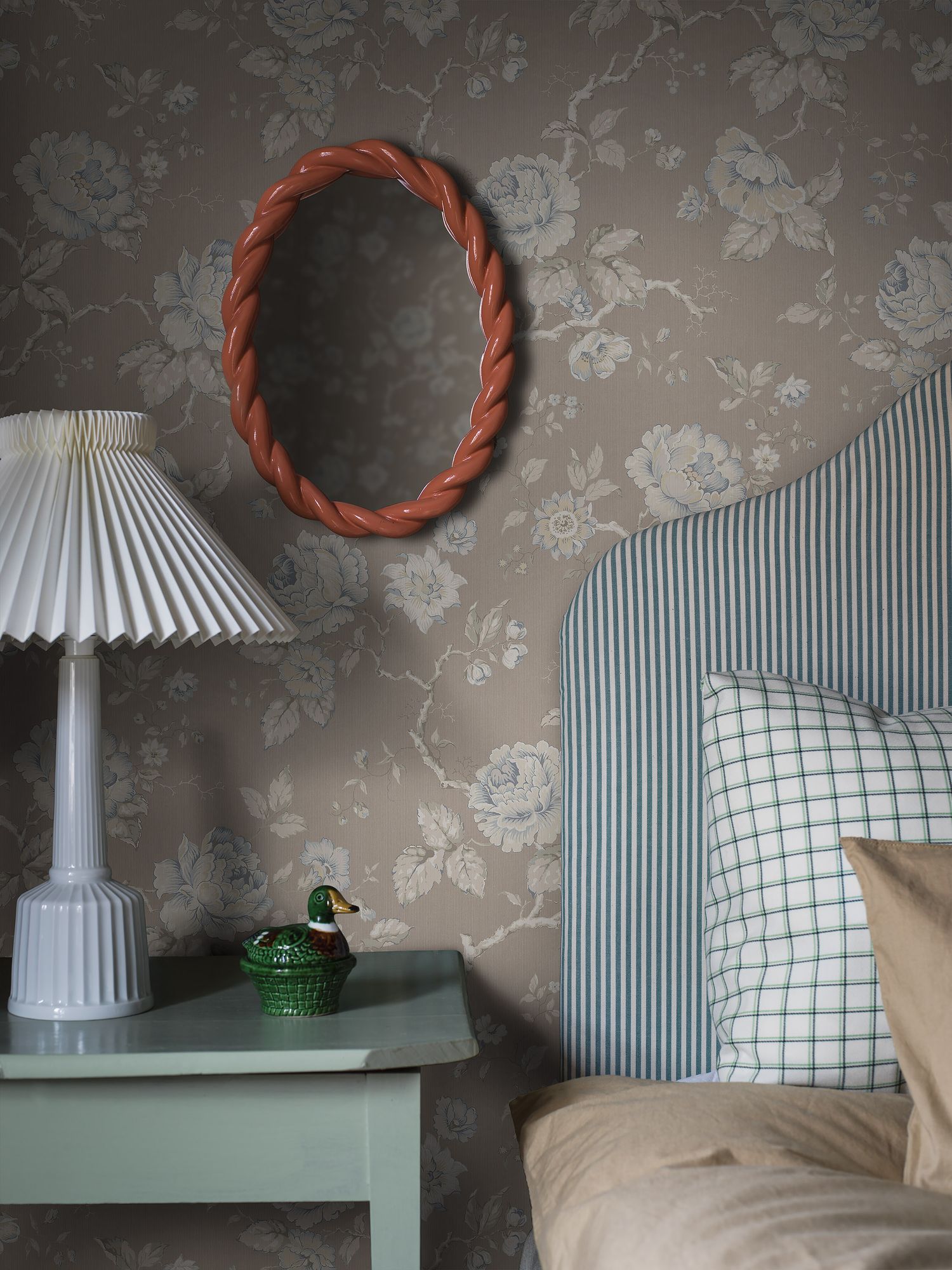 4828 Rosenträd Beige Wallpaper by Boråstapeter