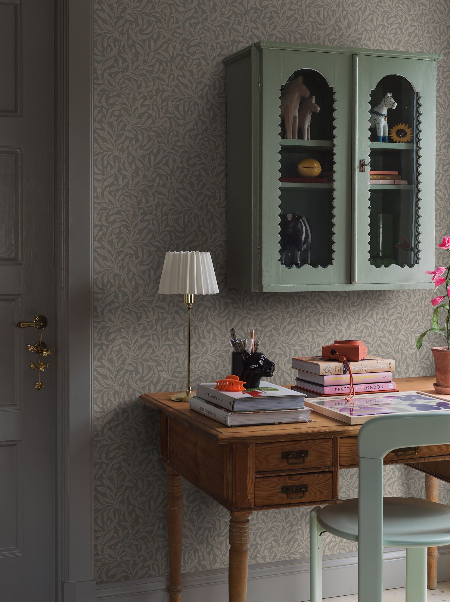 4829 Vintergröna Green and Beige Wallpaper by Boråstapeter