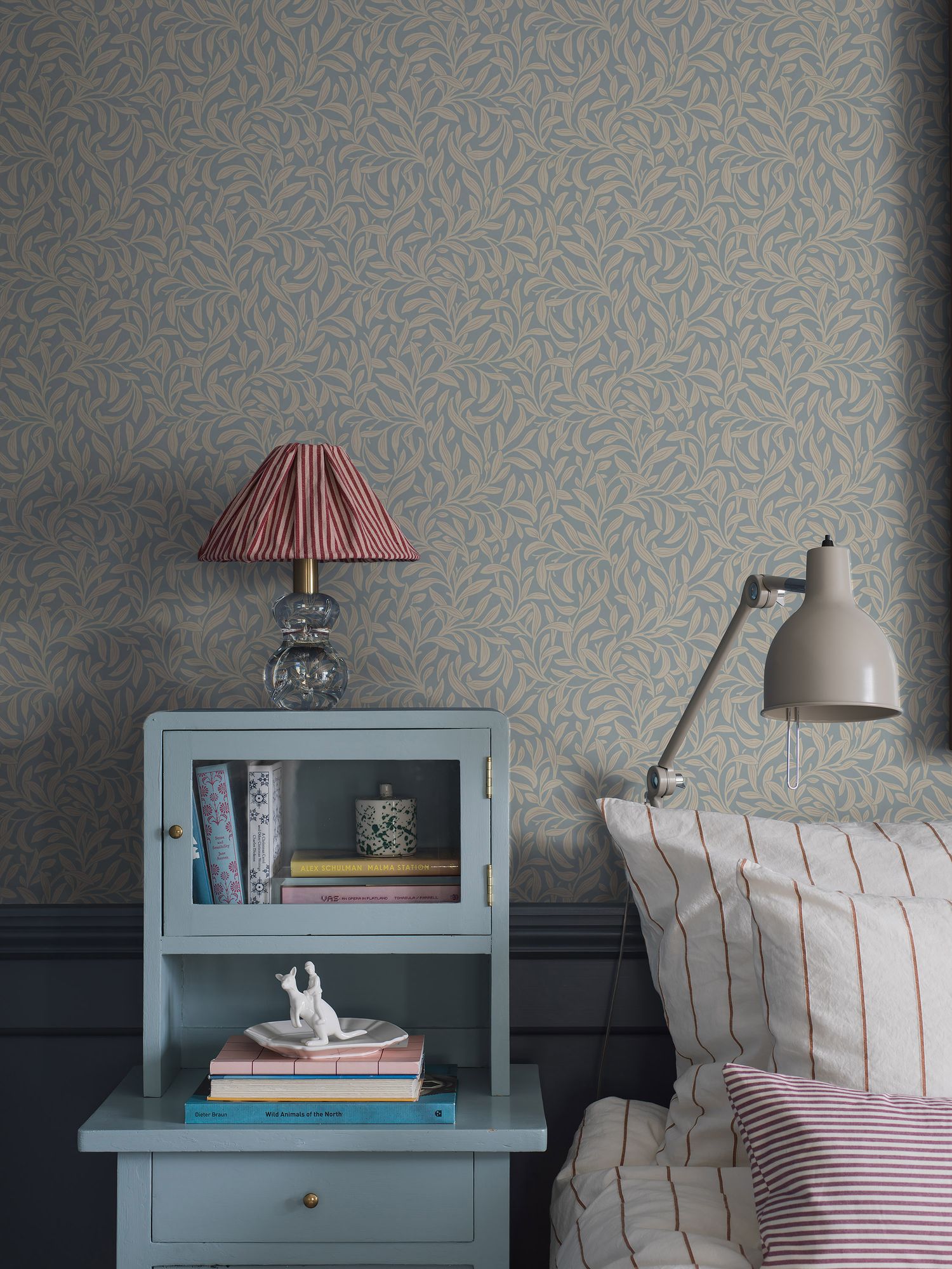 4831 Vintergröna Blue and Beige Wallpaper by Boråstapeter