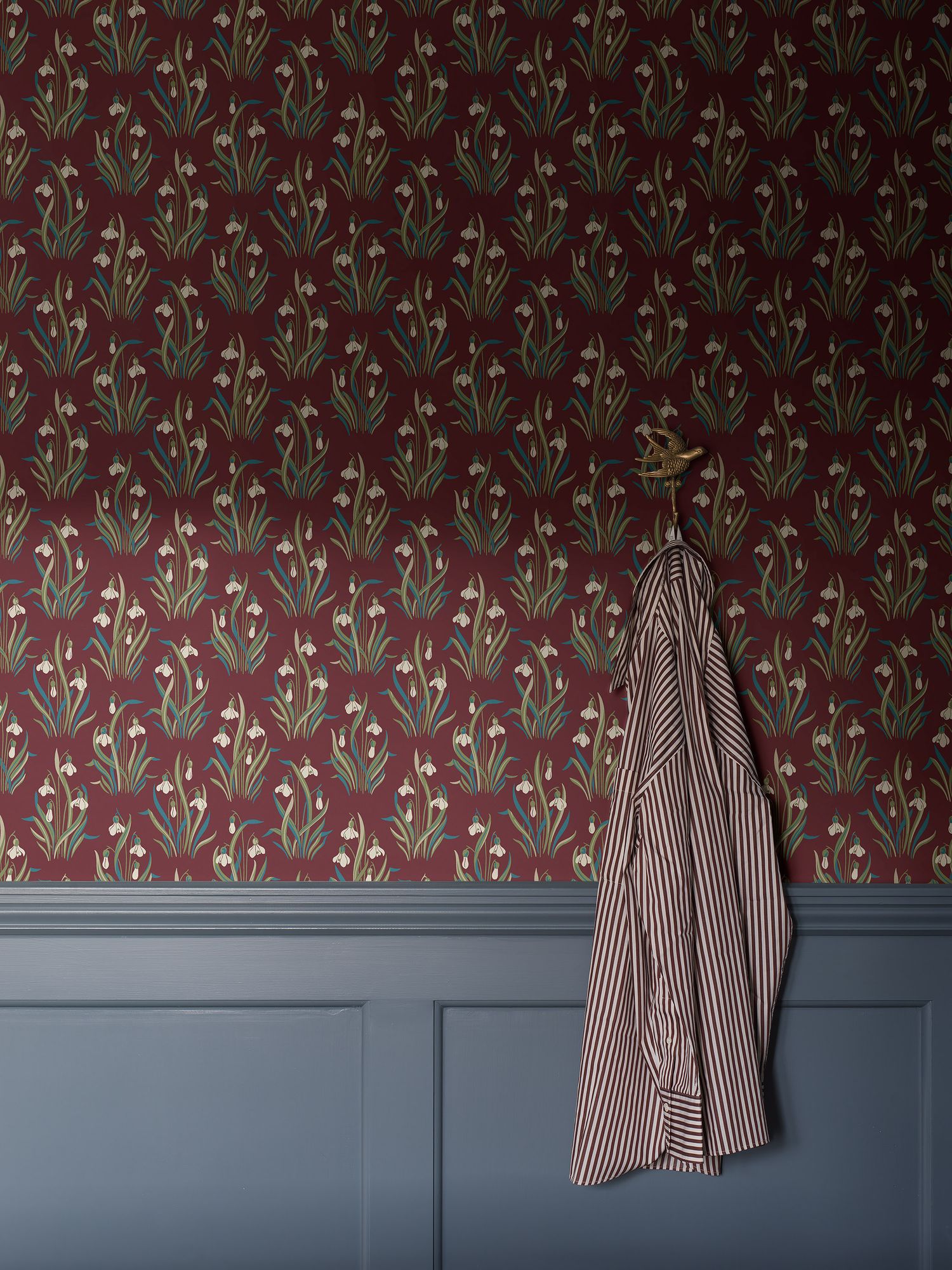 4837 Snödroppe Red Wallpaper by Boråstapeter