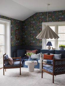4842 Rabatt Multi and Black Wallpaper by Boråstapeter