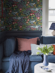 4842 Rabatt Multi and Black Wallpaper by Boråstapeter