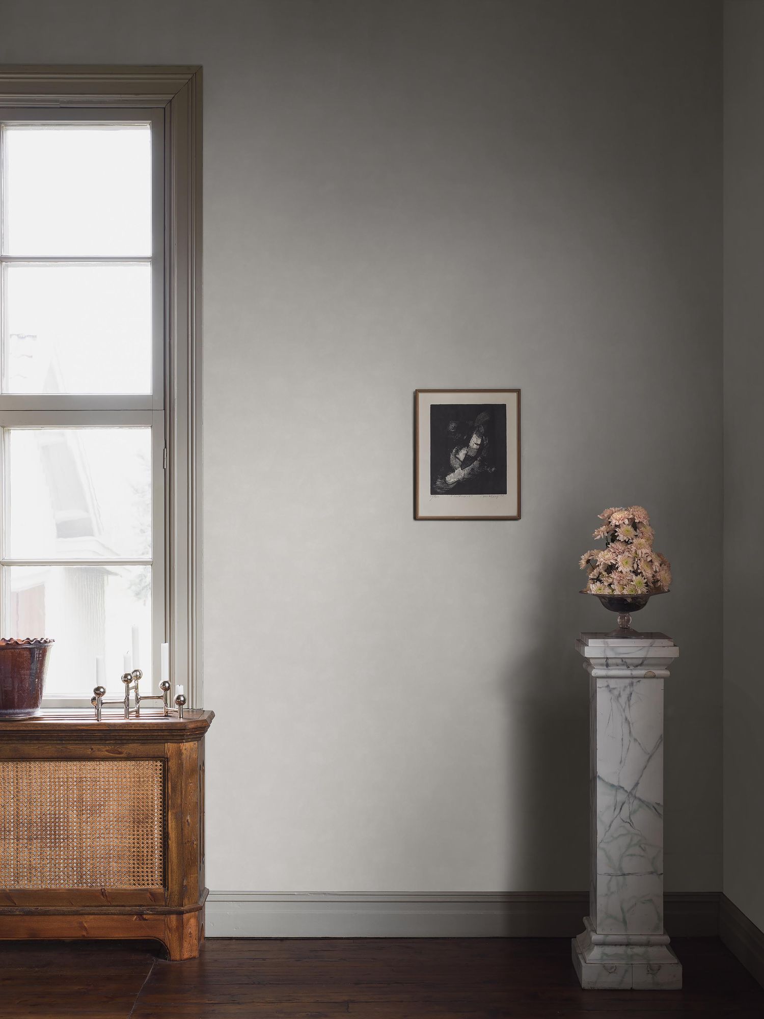 5050 Shades Alabaster White Wallpaper by Boråstapeter