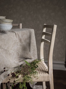 5086 Painter´s Wall Light Grey Cottage Garden Wallpaper by Boråstapeter