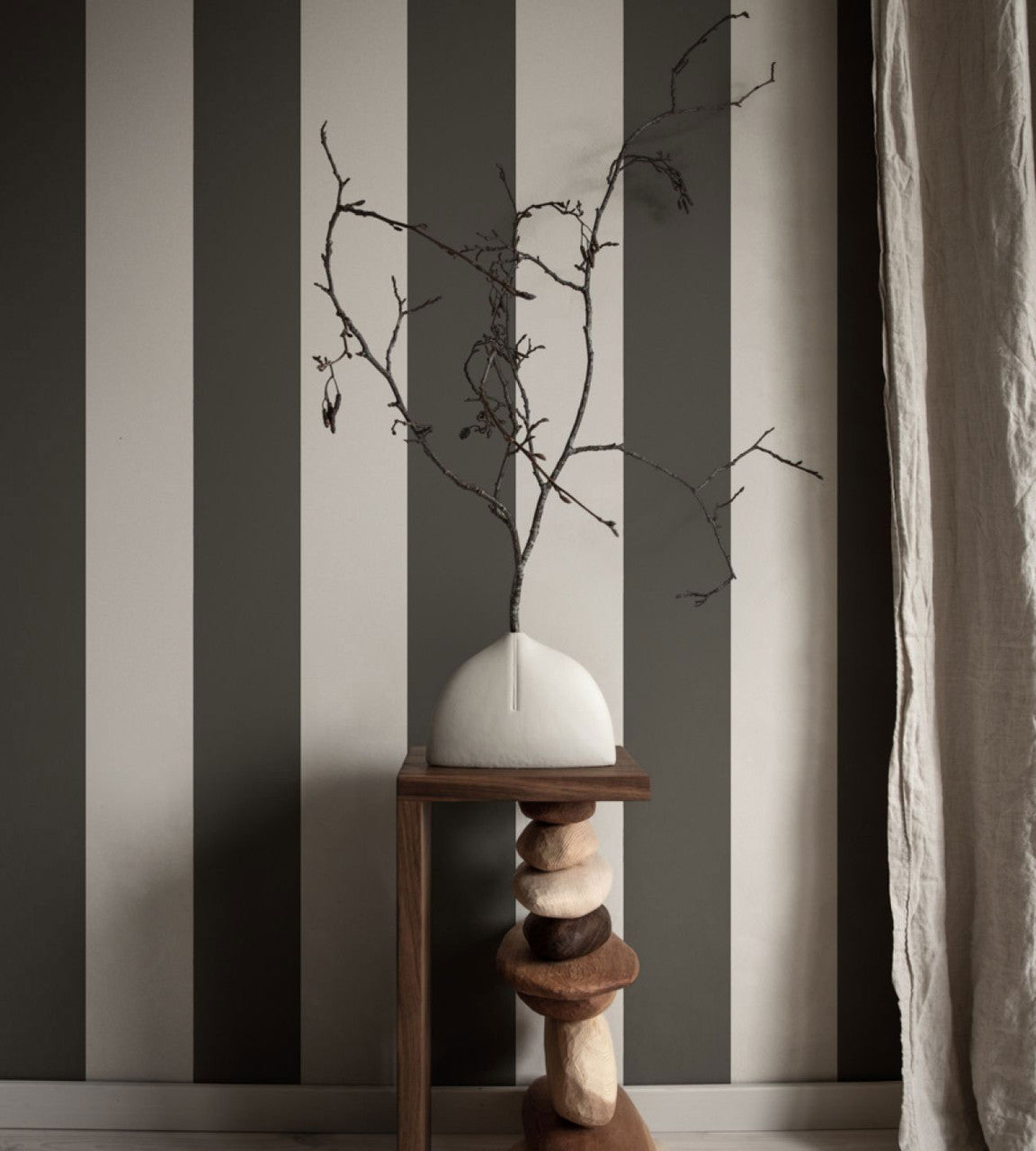 516-91 Magnus Jordnara Graphite Wallpaper By Sandberg