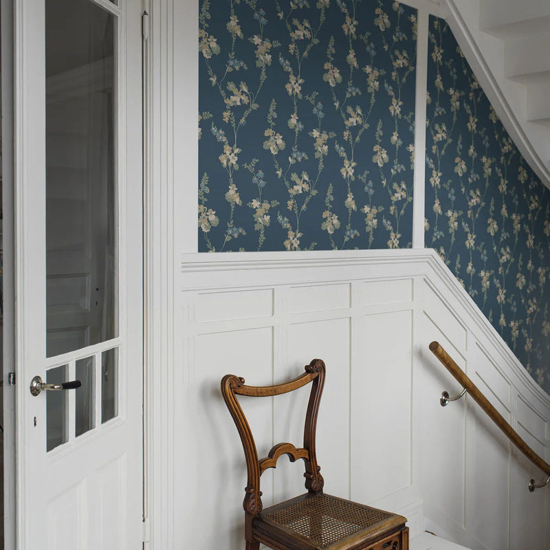 5510 Vera Swedish Grace Navy Wallpaper by Borastapeter