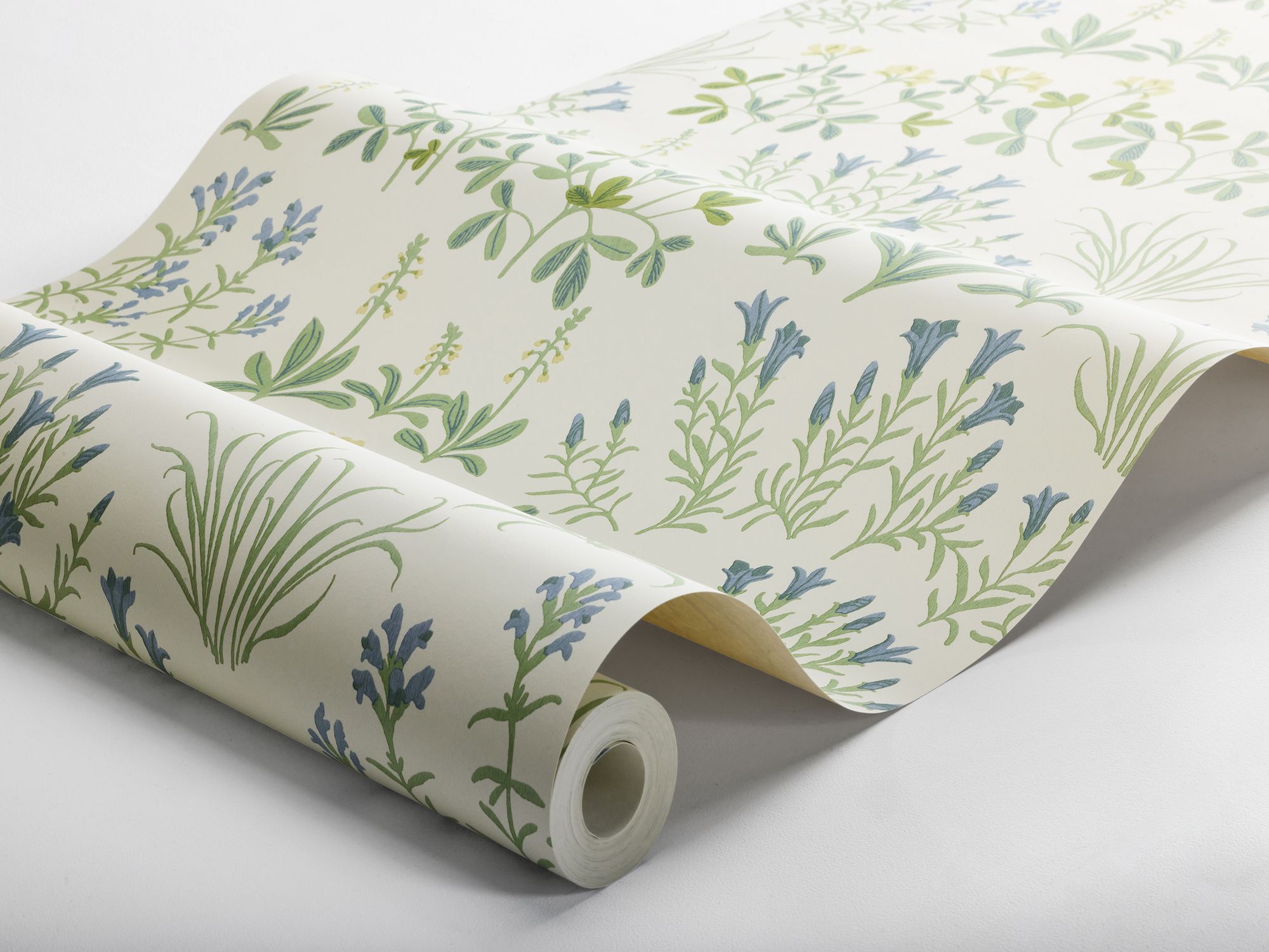 5803 Noras Äng Multi and White Wallpaper by Boråstapeter