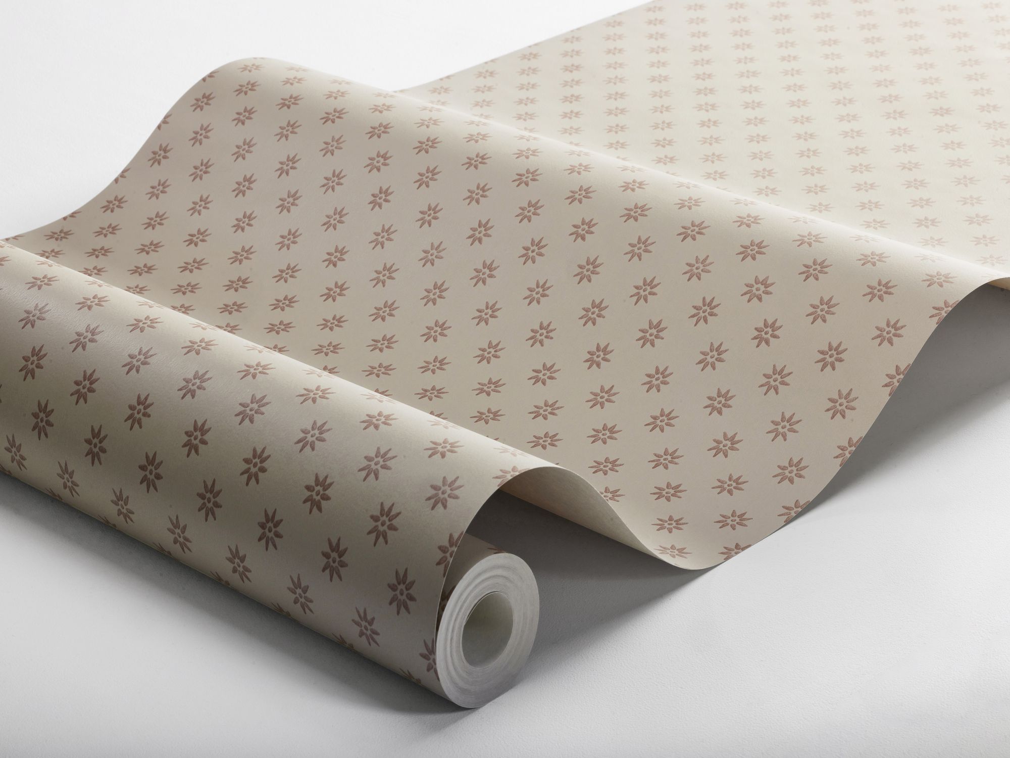 5806 Skogsstjärna Brown and Red Wallpaper by Boråstapeter