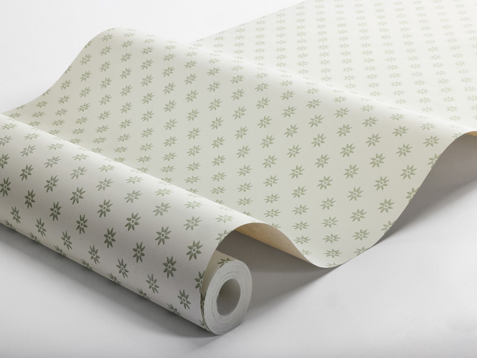 5809 Skogsstjärna Green and White Wallpaper by Boråstapeter