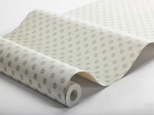5809 Skogsstjärna Green and White Wallpaper by Boråstapeter