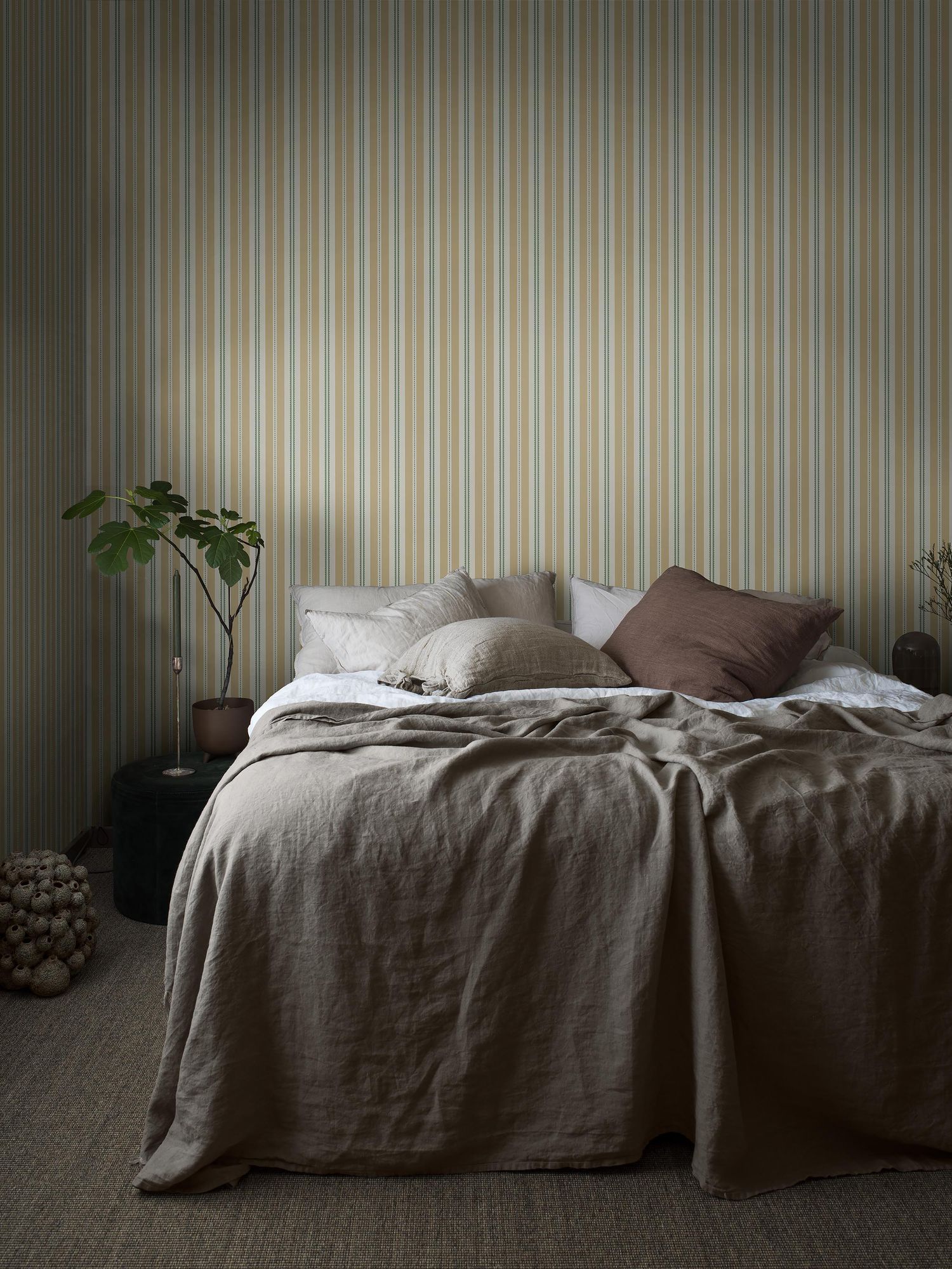 5816 Hedda Yellow and Green Wallpaper by Boråstapeter