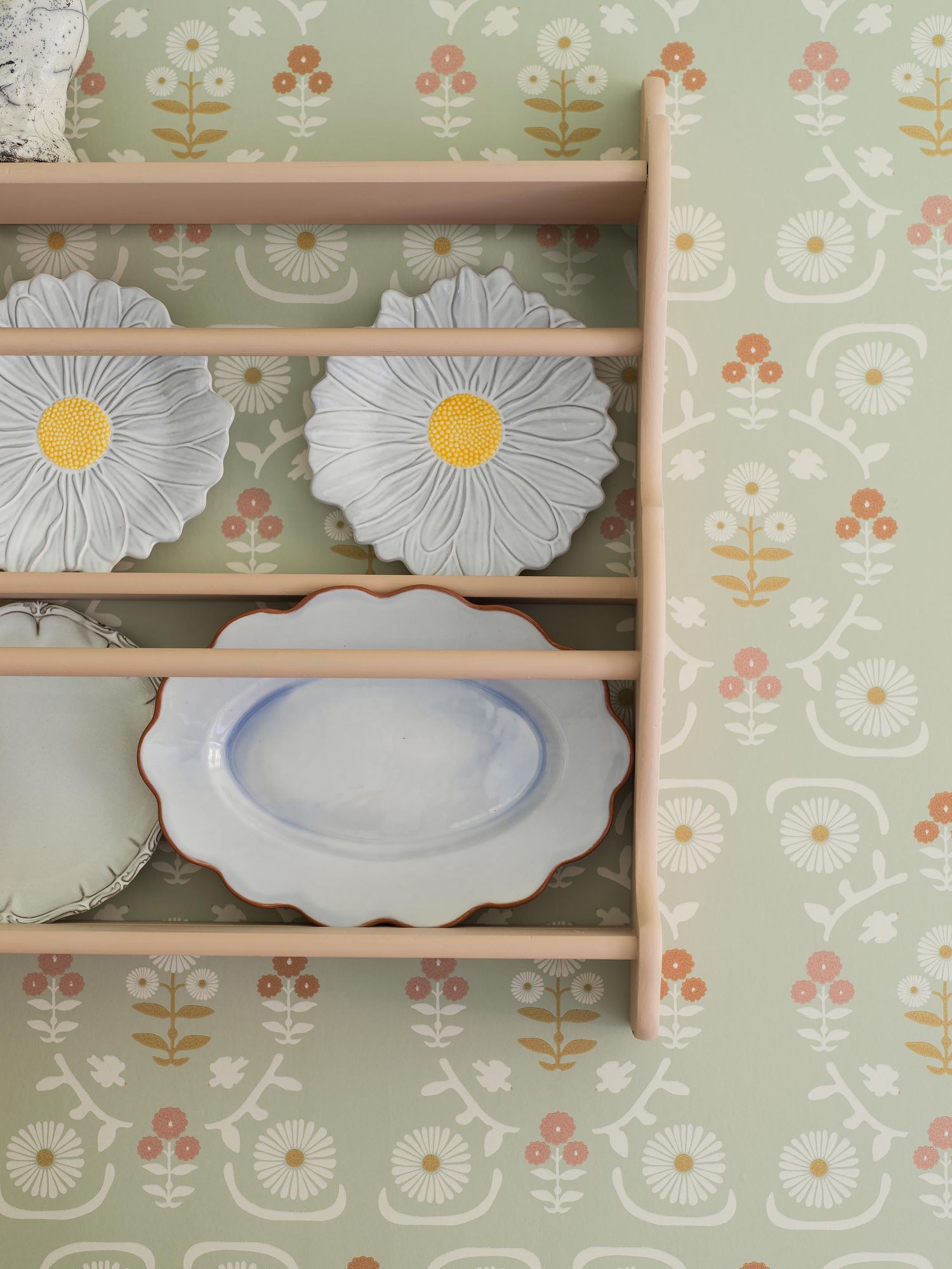 5820 Isolde Green and Multi Wallpaper by Boråstapeter