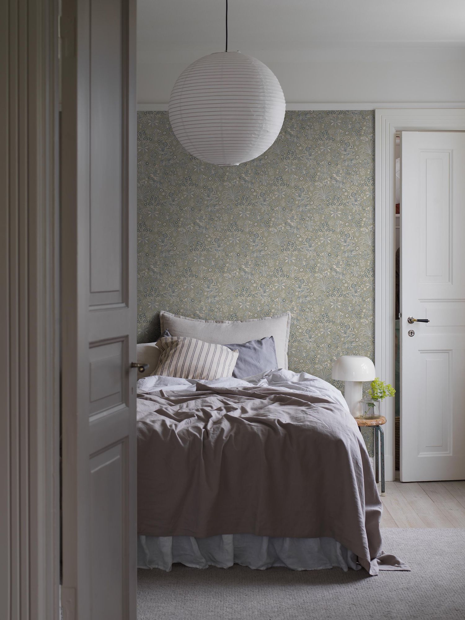 5826 Tuva Green and Multi Wallpaper by Boråstapeter