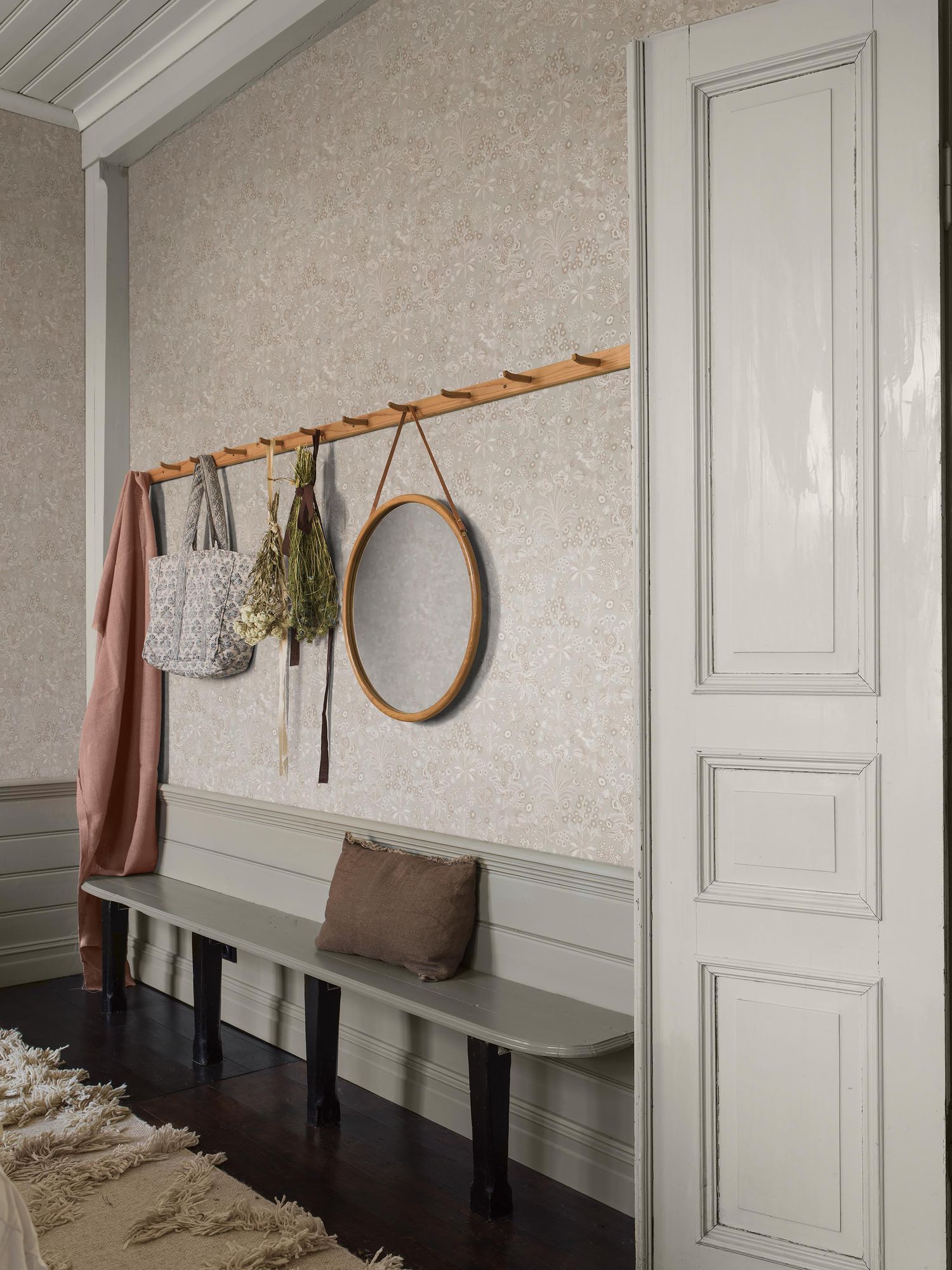 5827 Tuva Beige and Brown Wallpaper by Boråstapeter