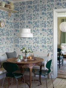 5834 Arboretum Blue and White Wallpaper by Boråstapeter