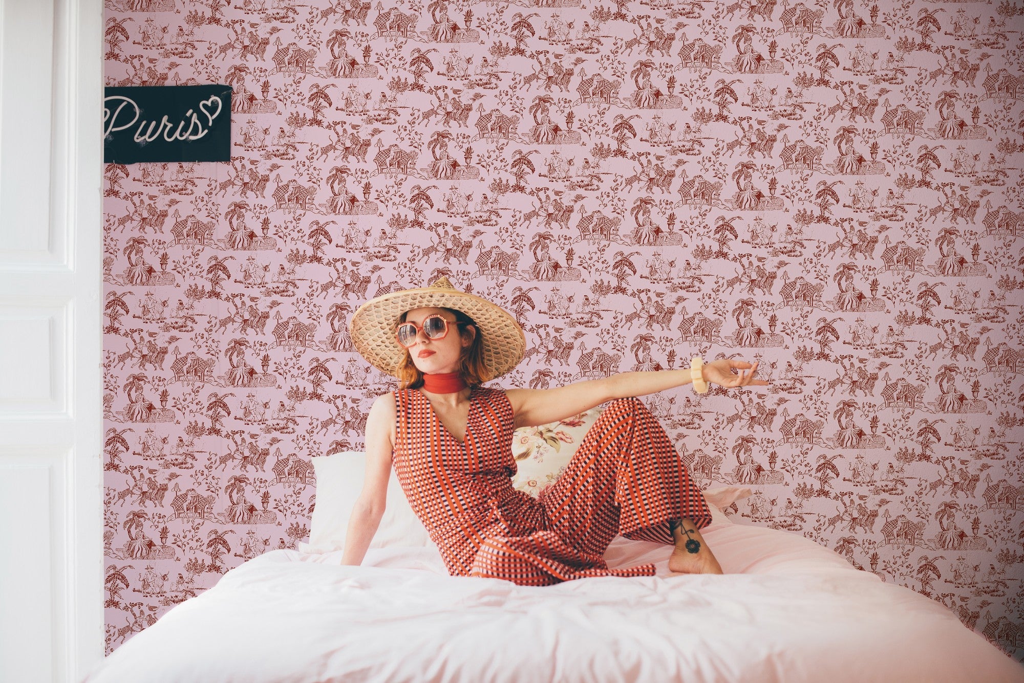 5900077 Tipsy Love Rosa Anima Wallpaper by Coordonné