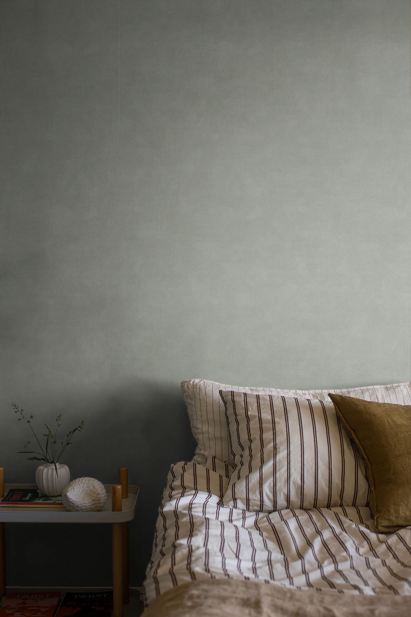 6106 Shades Larimar Green Wallpaper by Boråstapeter