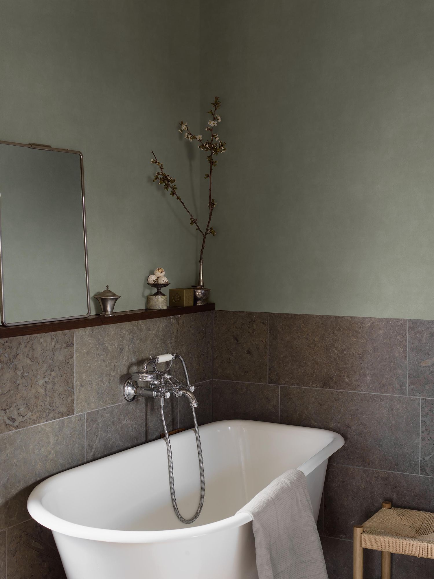 6106 Shades Larimar Green Wallpaper by Boråstapeter