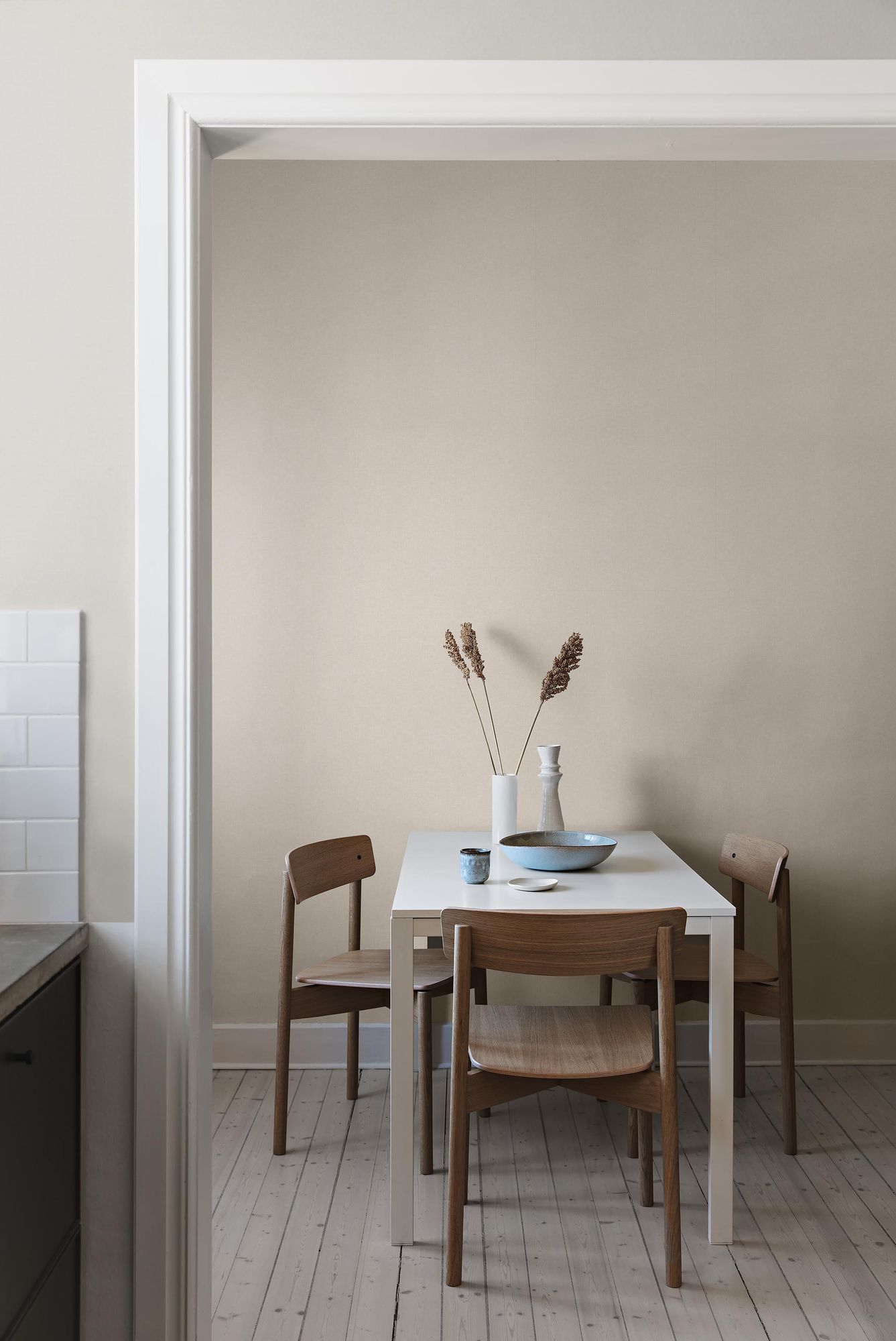 6122 Canvas Sepia Beige Wallpaper by Boråstapeter